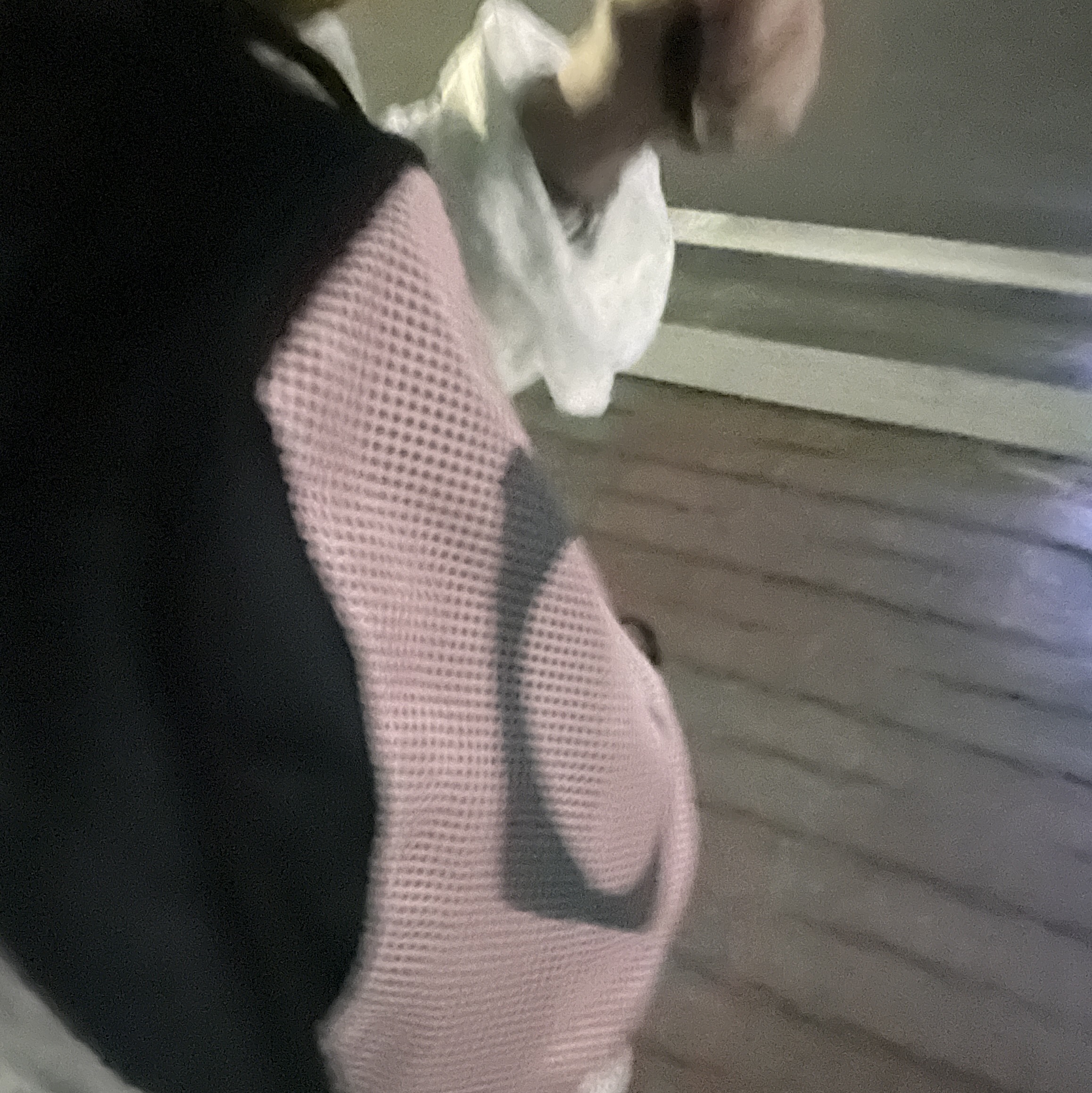 Mischief Rhombus Mesh Backpack Pink Black 착용 스타일 - 3