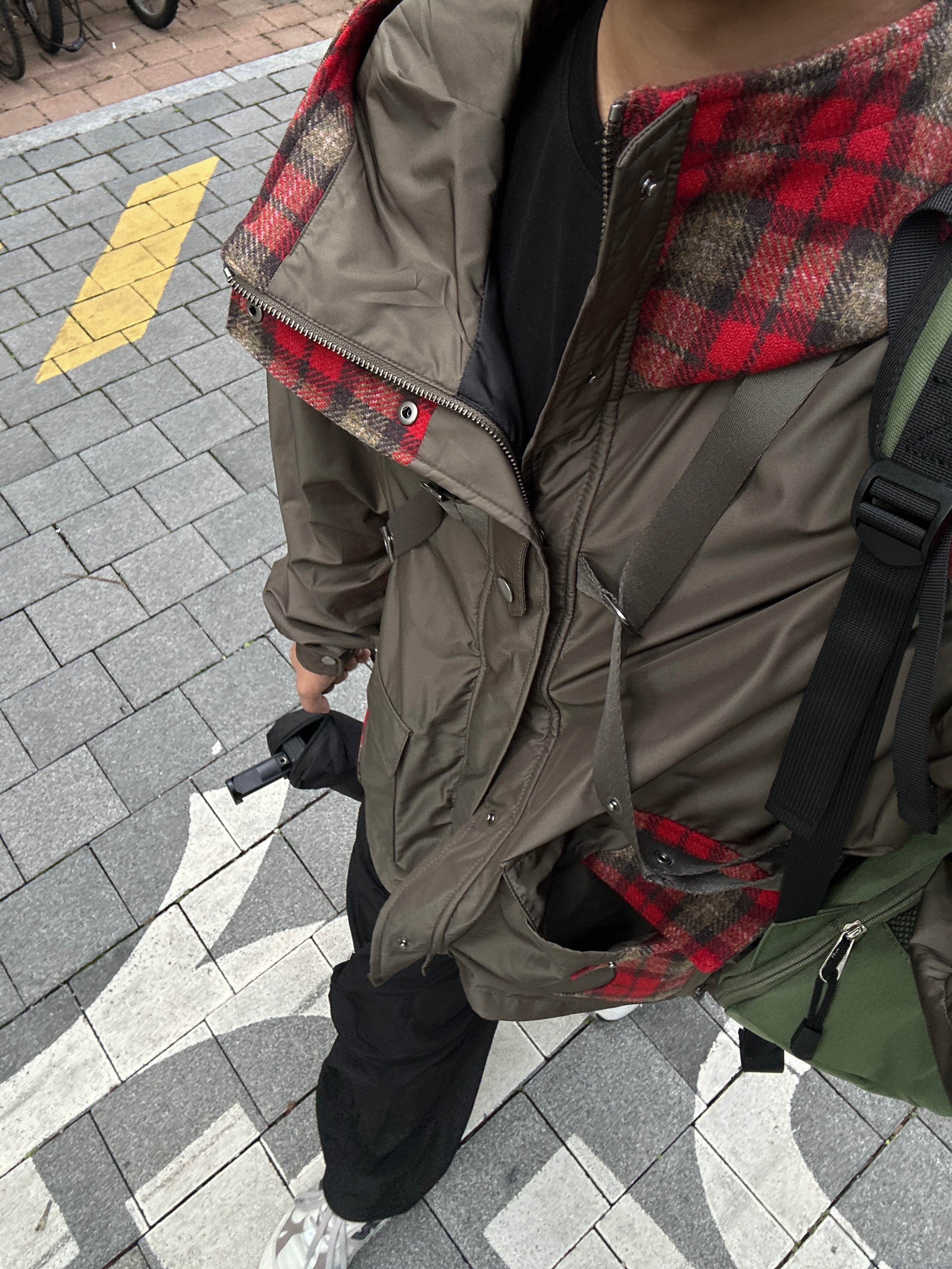 New Balance 991 Made in UK Cream Beige, Amomento Mens Cotton Nylon Fatigue Pants Black - 24FW 착용 스타일 - 7