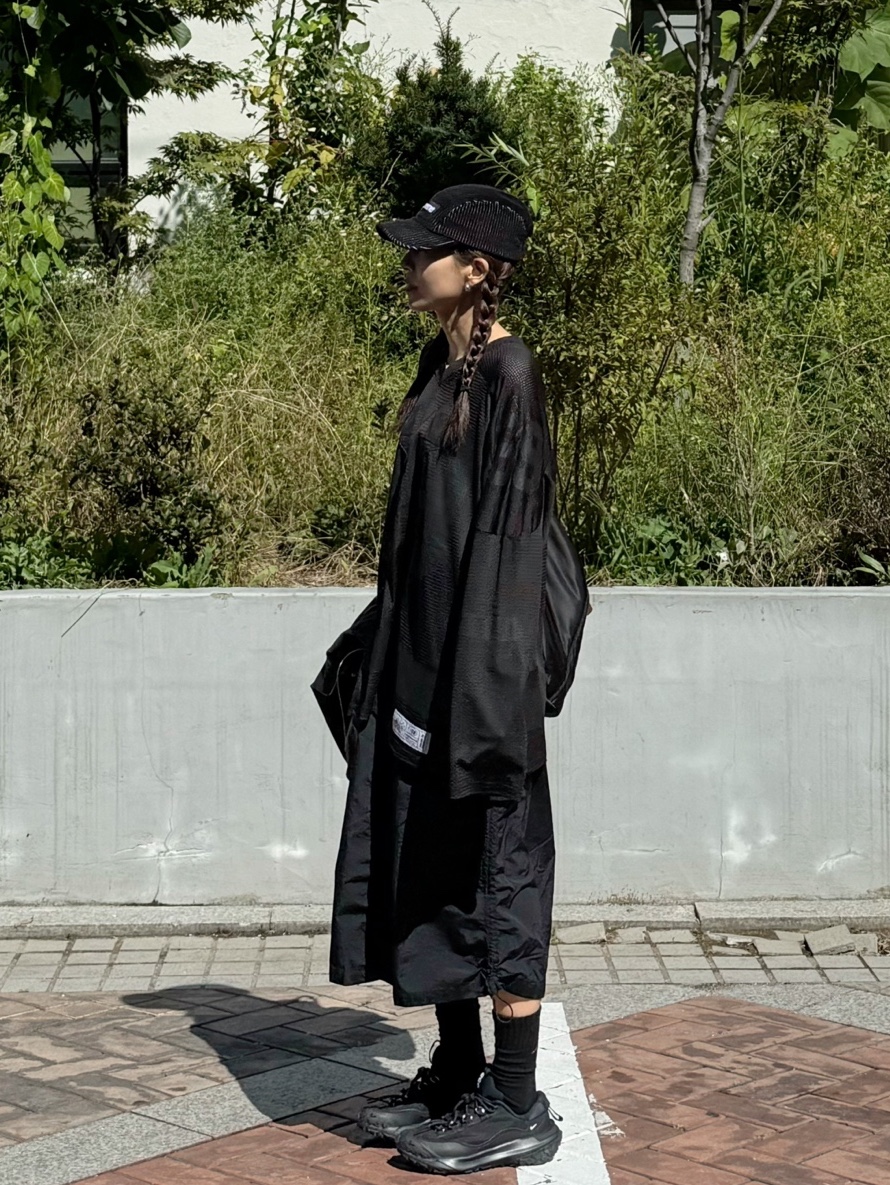 Supreme 2-Tone Corduroy Camp Cap Black - 23SS, Nike x Comme des Garcons Homme Plus ACG Mountain Fly 2 Low Black 착용 스타일 - 1