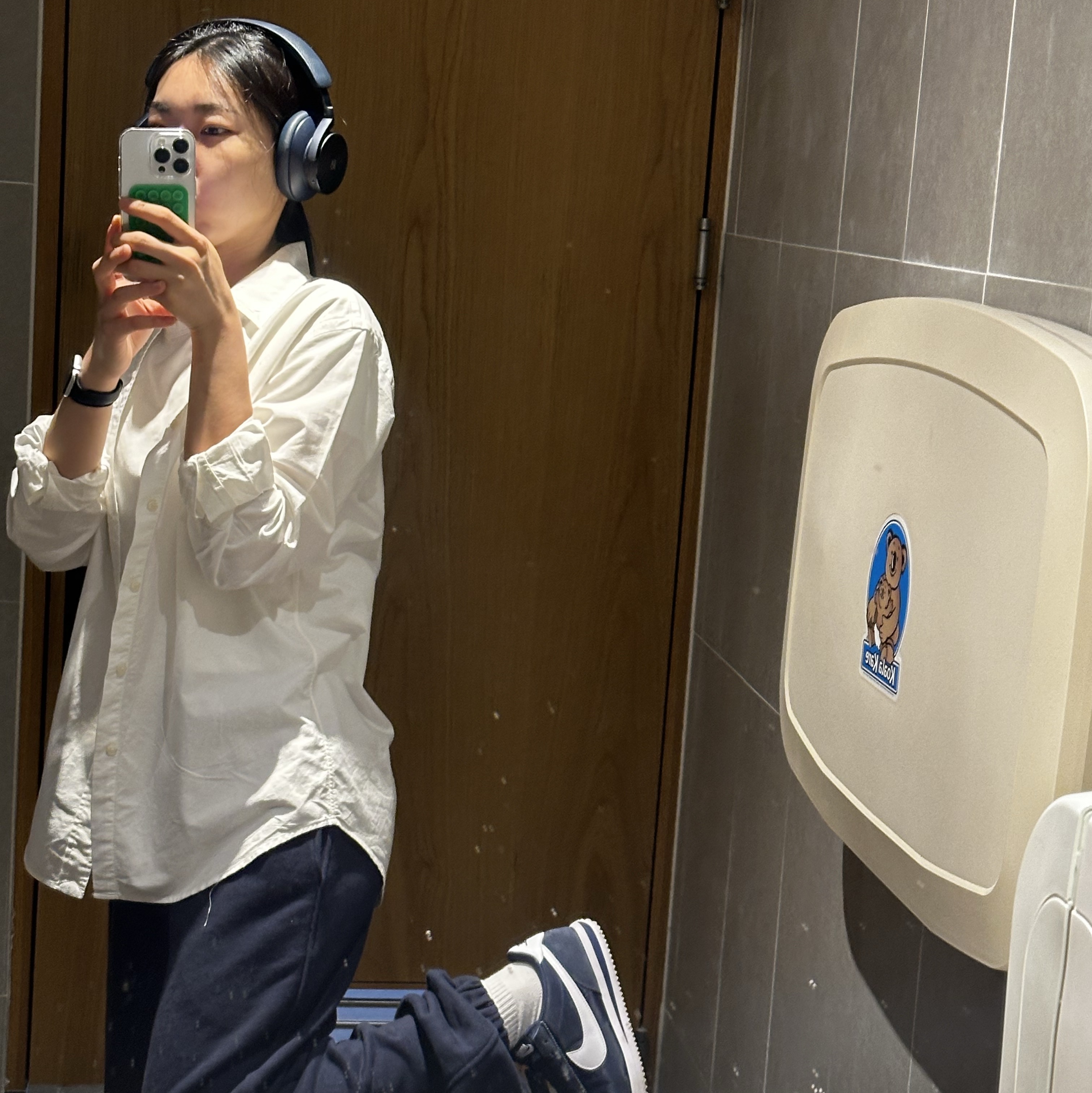 Bang & Olufsen Beoplay H95 Navy, [30% 적립] Polo Ralph Lauren Classic Fit Garment Dyed Oxford Shirt White 착용 스타일 - 2
