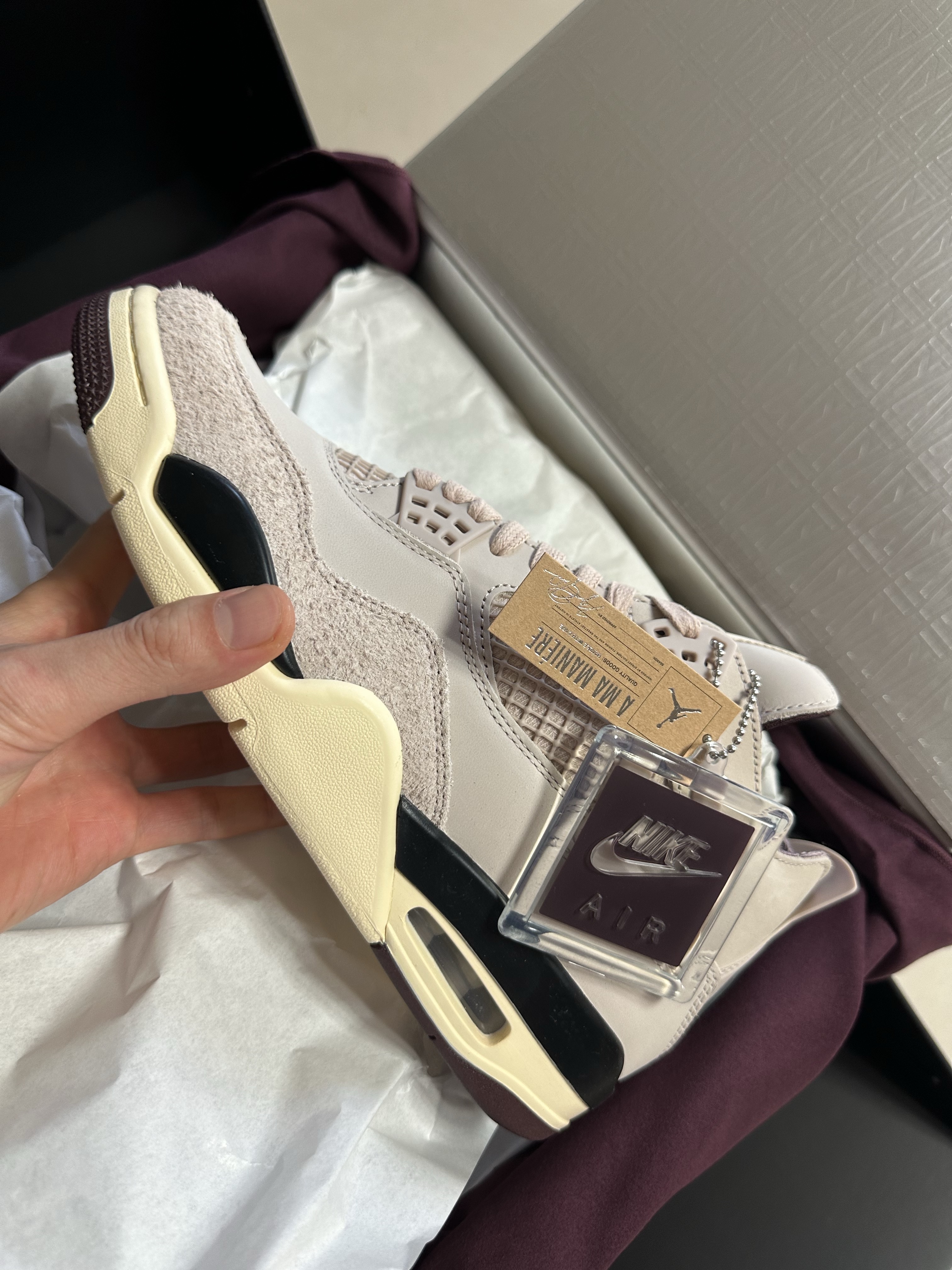 (W) Jordan 4 x A Ma Maniere Retro OG SP W.Y.W.S. 착용 스타일