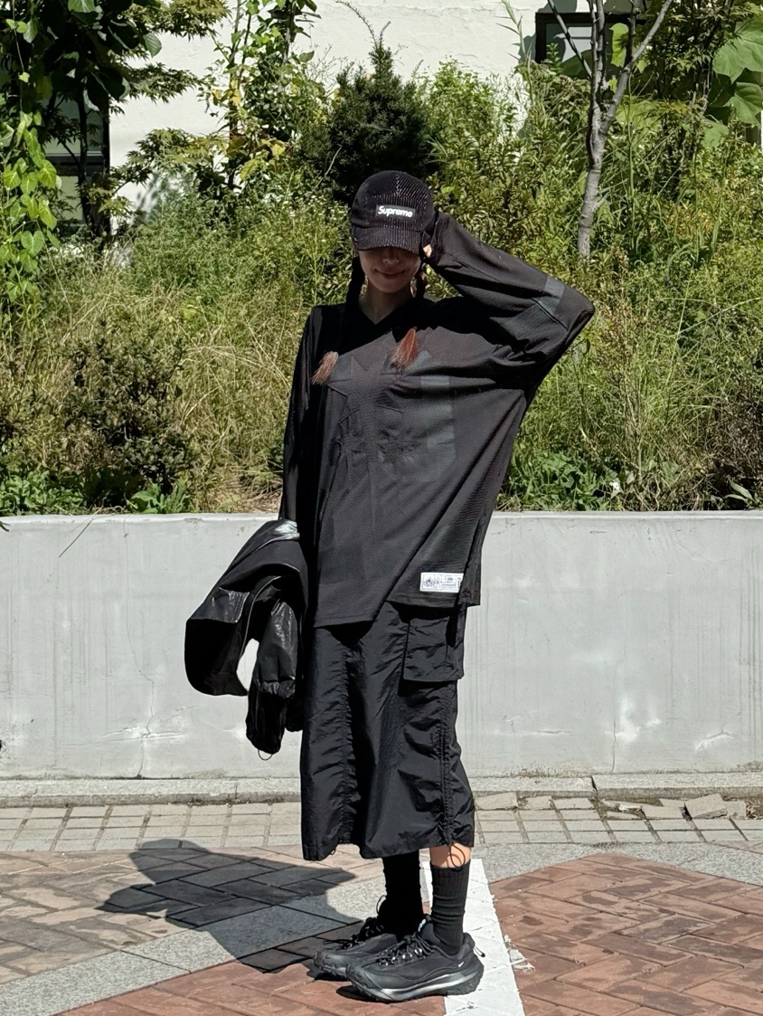 Supreme 2-Tone Corduroy Camp Cap Black - 23SS, Nike x Comme des Garcons Homme Plus ACG Mountain Fly 2 Low Black 착용 스타일 - 2