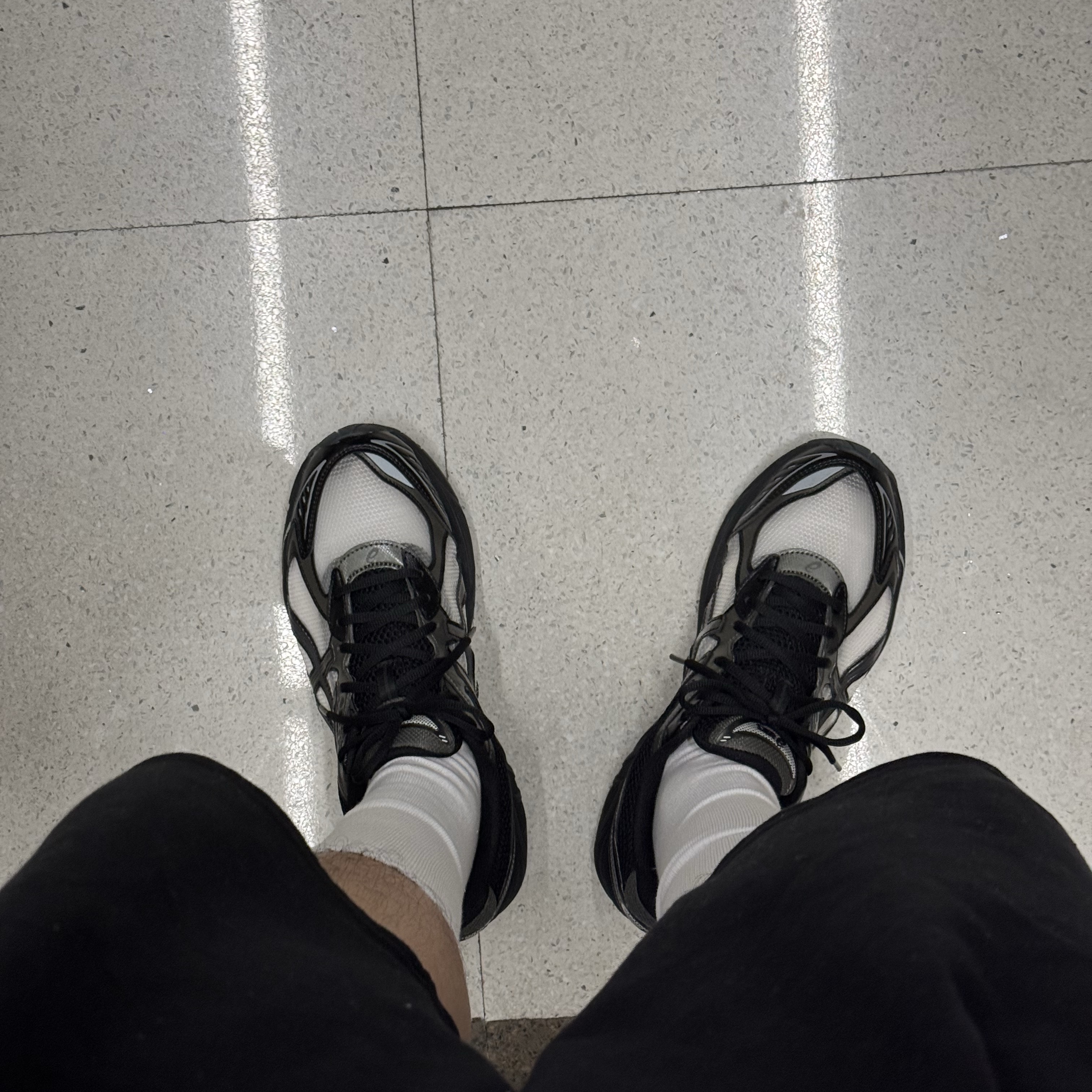 Asics x Above The Clouds GT-2160 Black Gunmetal 착용 스타일