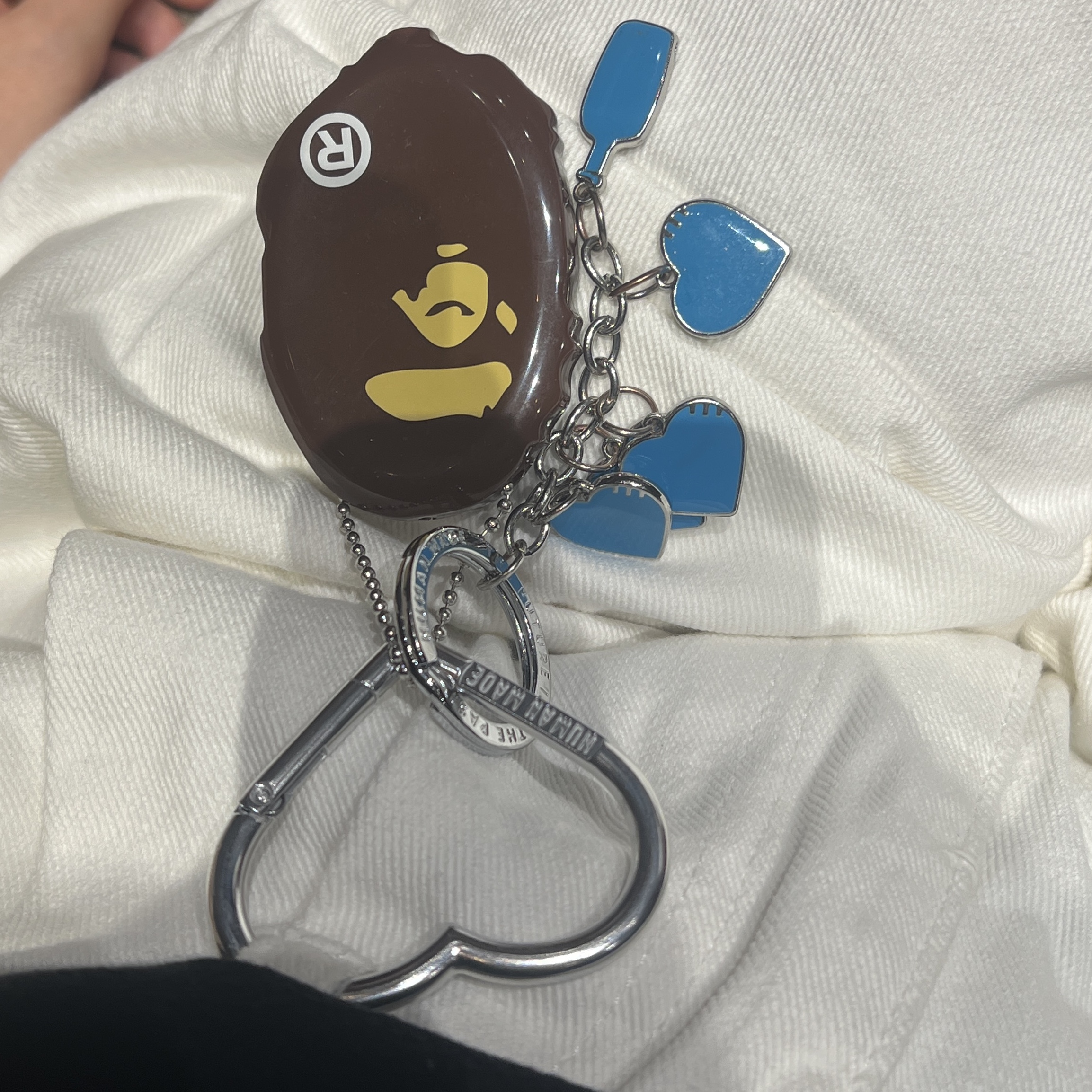 Human Made x Blue Bottle Coffee Key Charm Blue, BAPE Ape Head Coin Case M Brown 착용 스타일