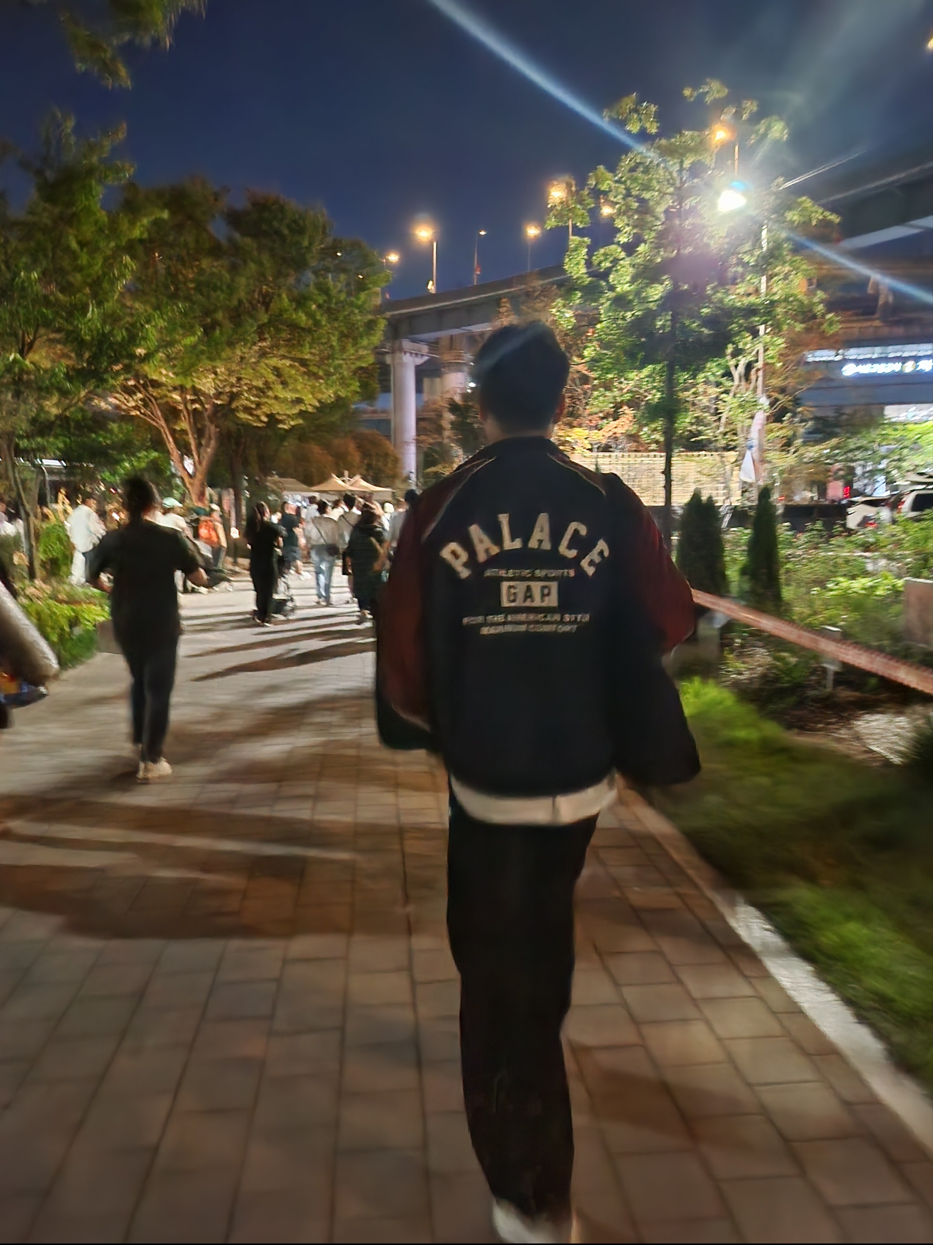 Palace x Gap Nylon Track Top Navy Red - 24SS 착용 스타일