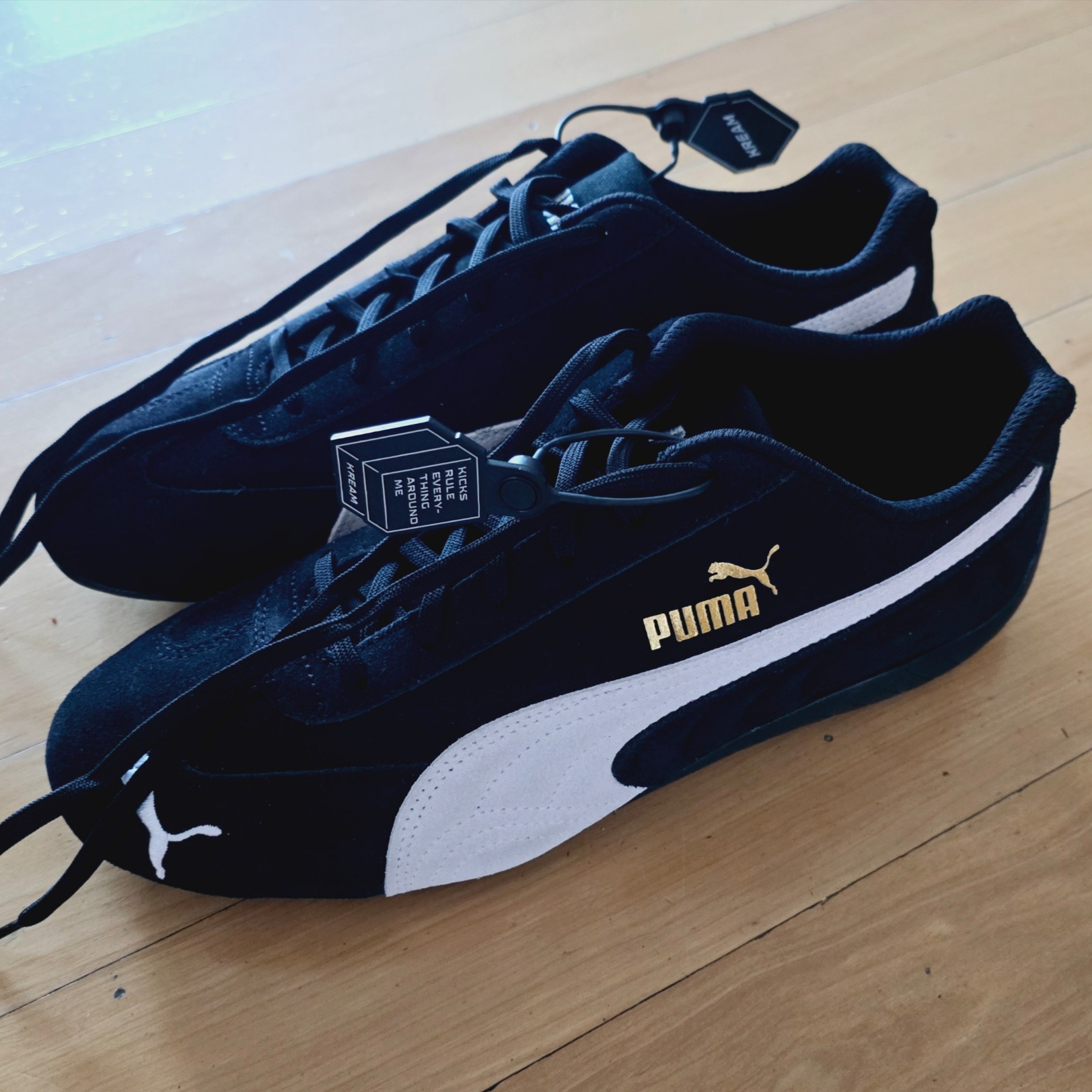 Puma Speedcat LS Black White 착용 스타일 - 1