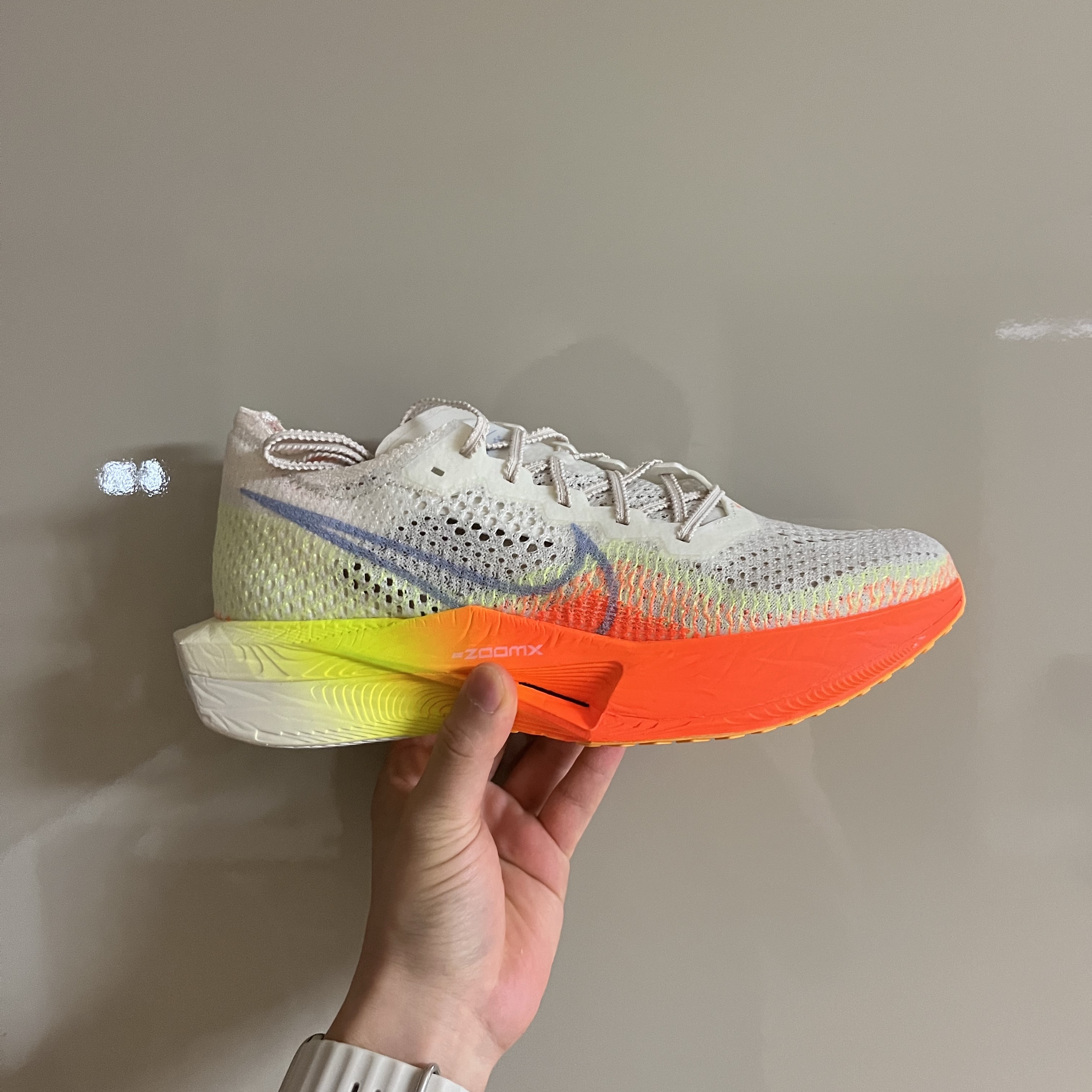Nike ZoomX Vaporfly Next% 3 Sail Cobalt Bliss Total Orange 착용 스타일 - 3