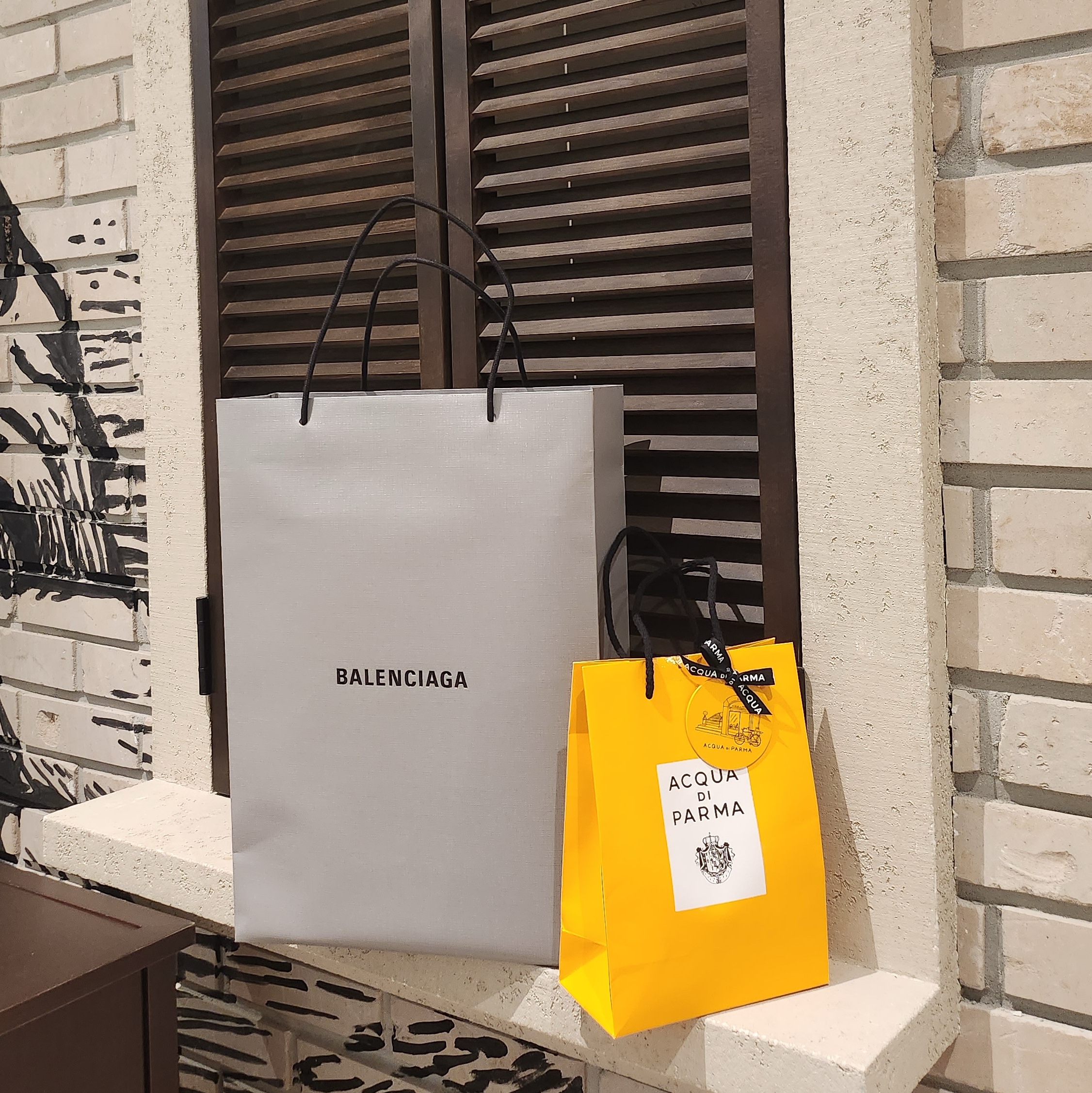 (W) Balenciaga Paris Mule Blue, (W) Balenciaga Paris Mule White 착용 스타일 - 3