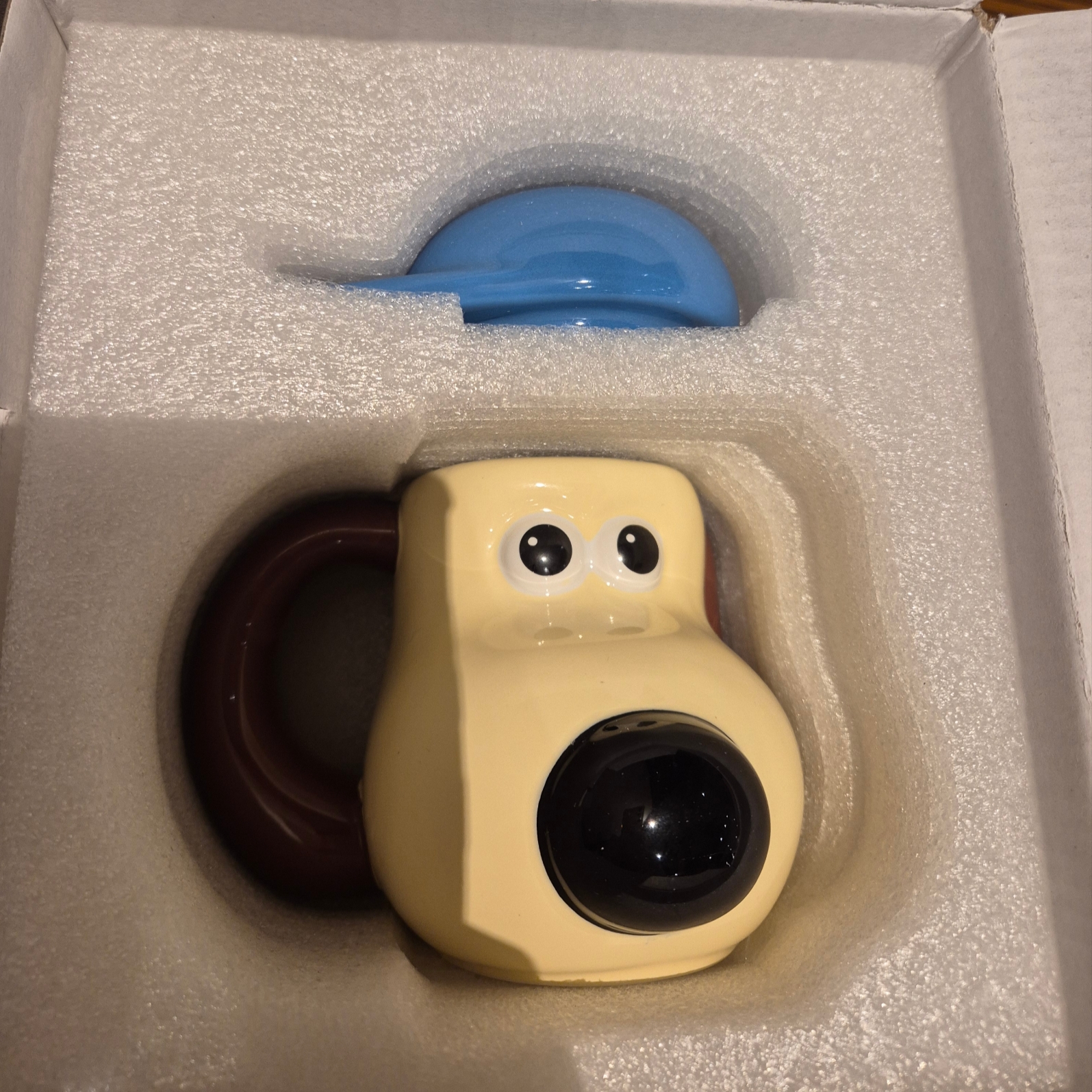 Wallace & Gromit Mug Cup Gromit with a Cap 착용 스타일