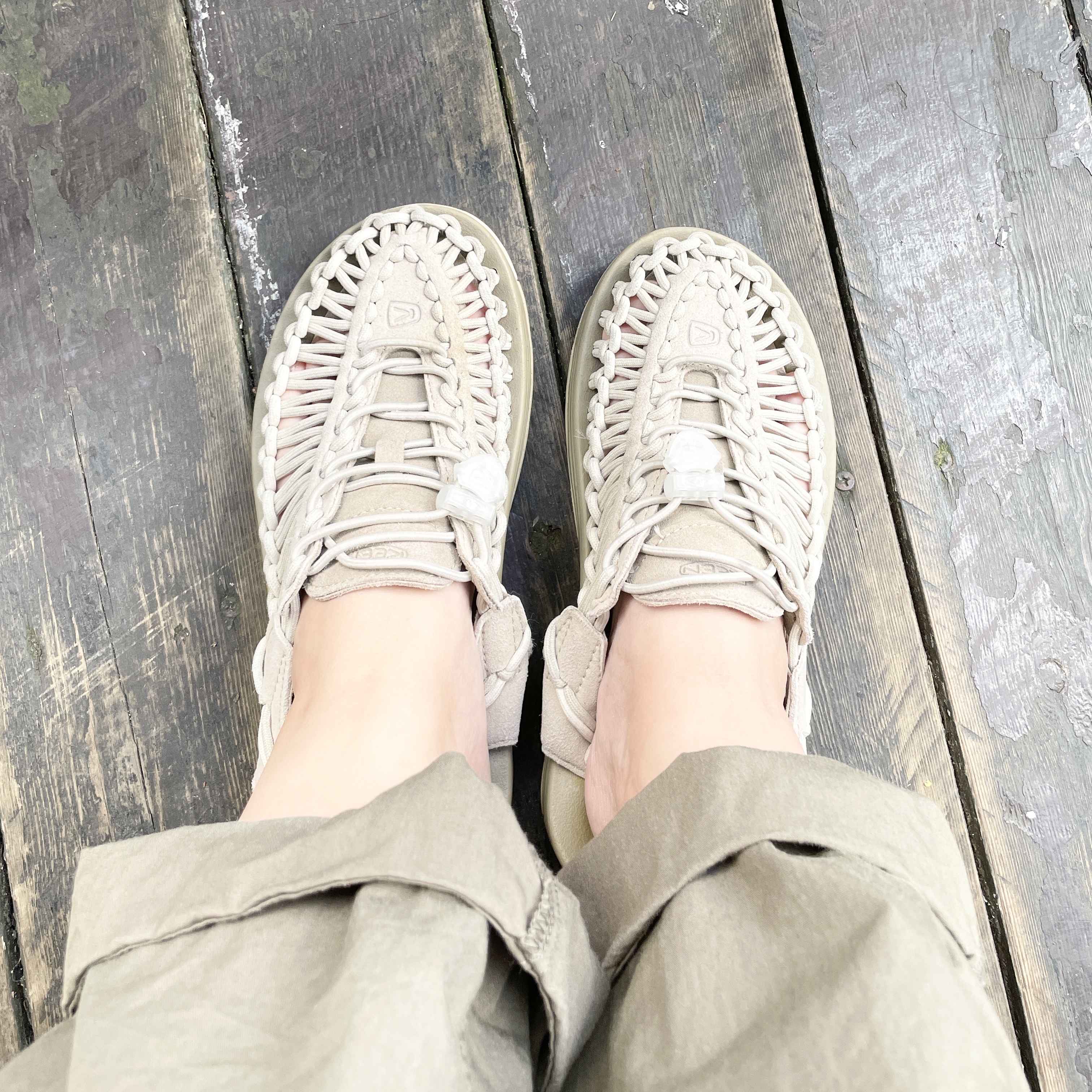 Keen x United Arrows Uneek Indigo Black 착용 스타일