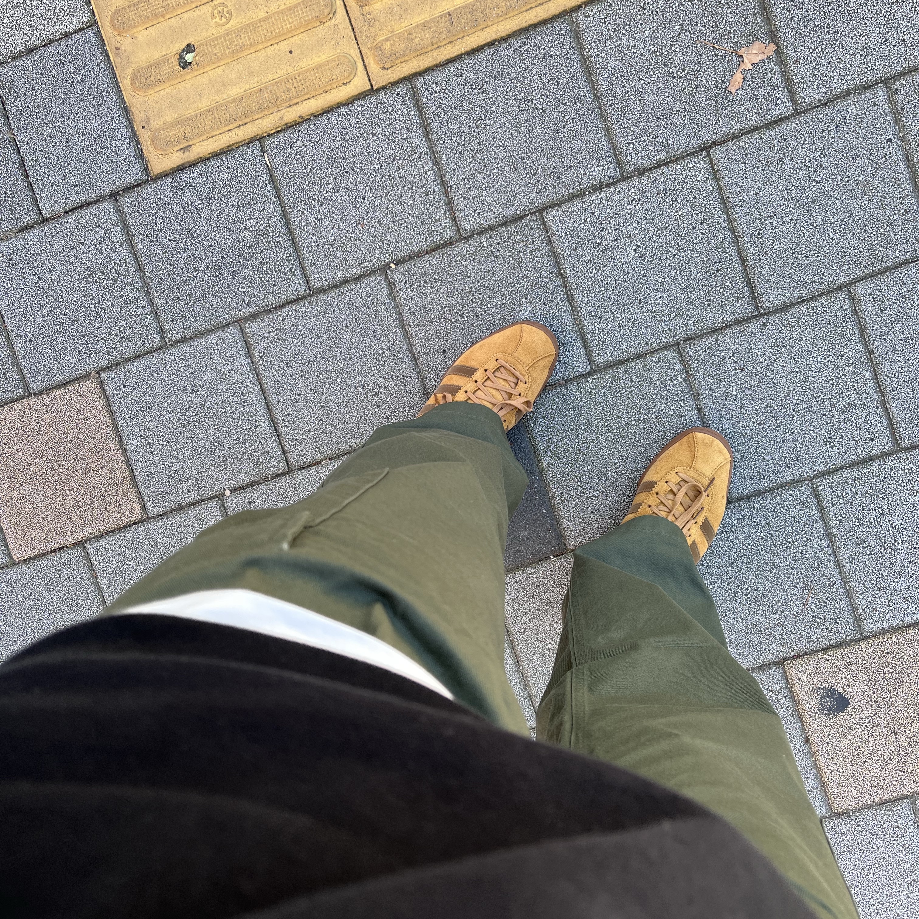 Adidas Tobacco Gruen Mesa Brown Desert 착용 스타일 - 1