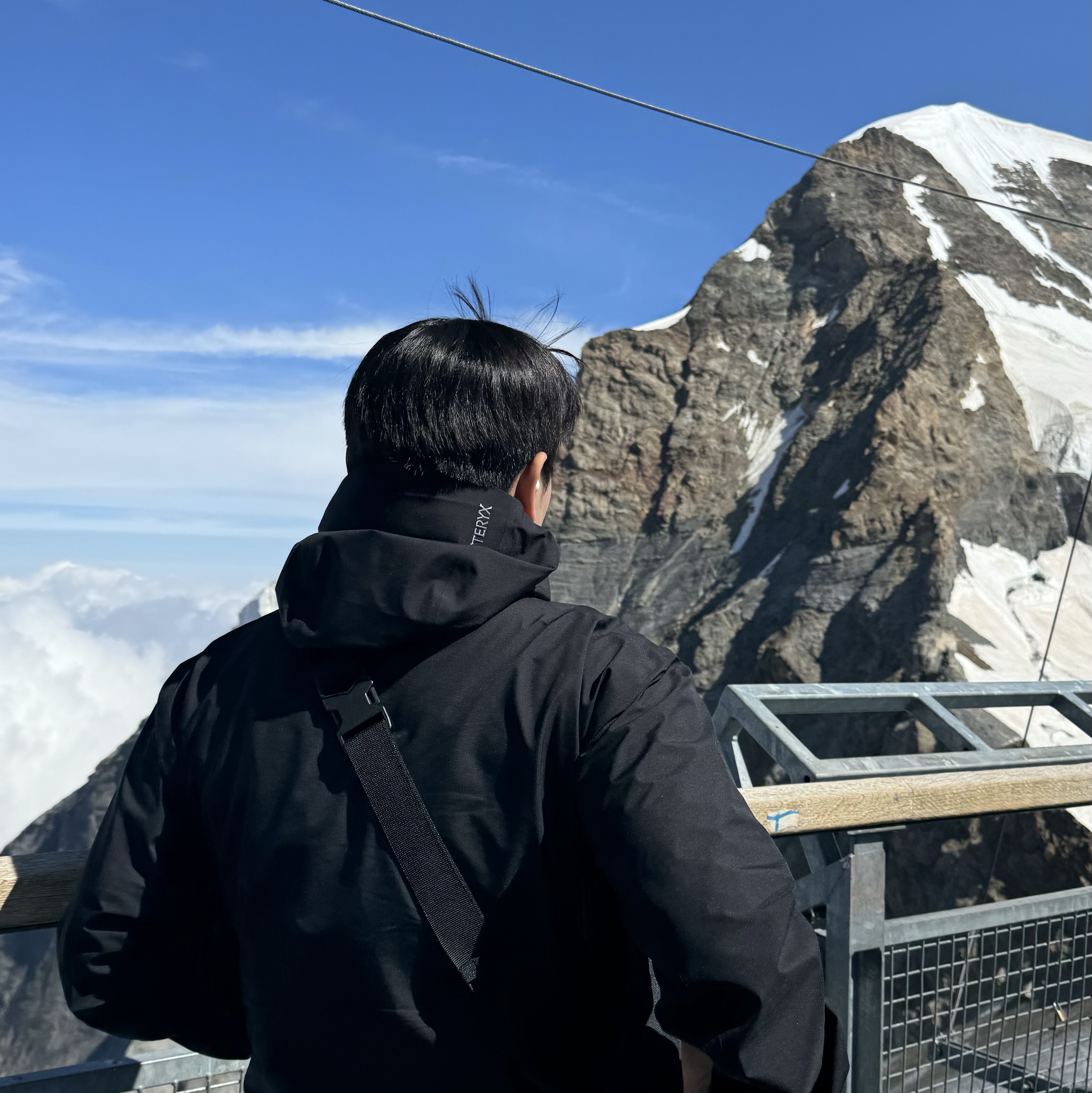 Arc'teryx Beta Jacket Black 착용 스타일