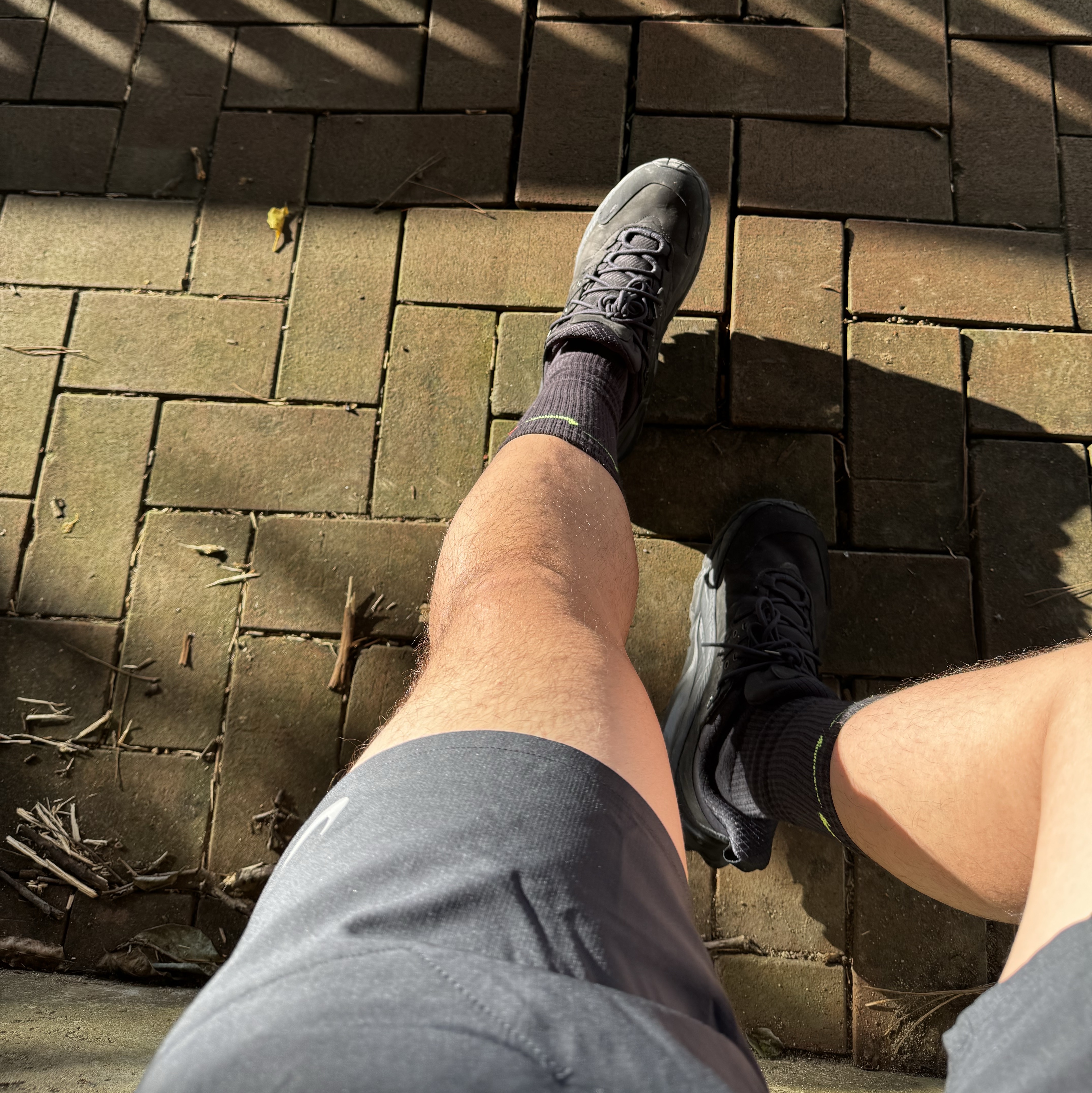 Hoka Kaha 2 Low Gore-Tex Black 착용 스타일 - 3