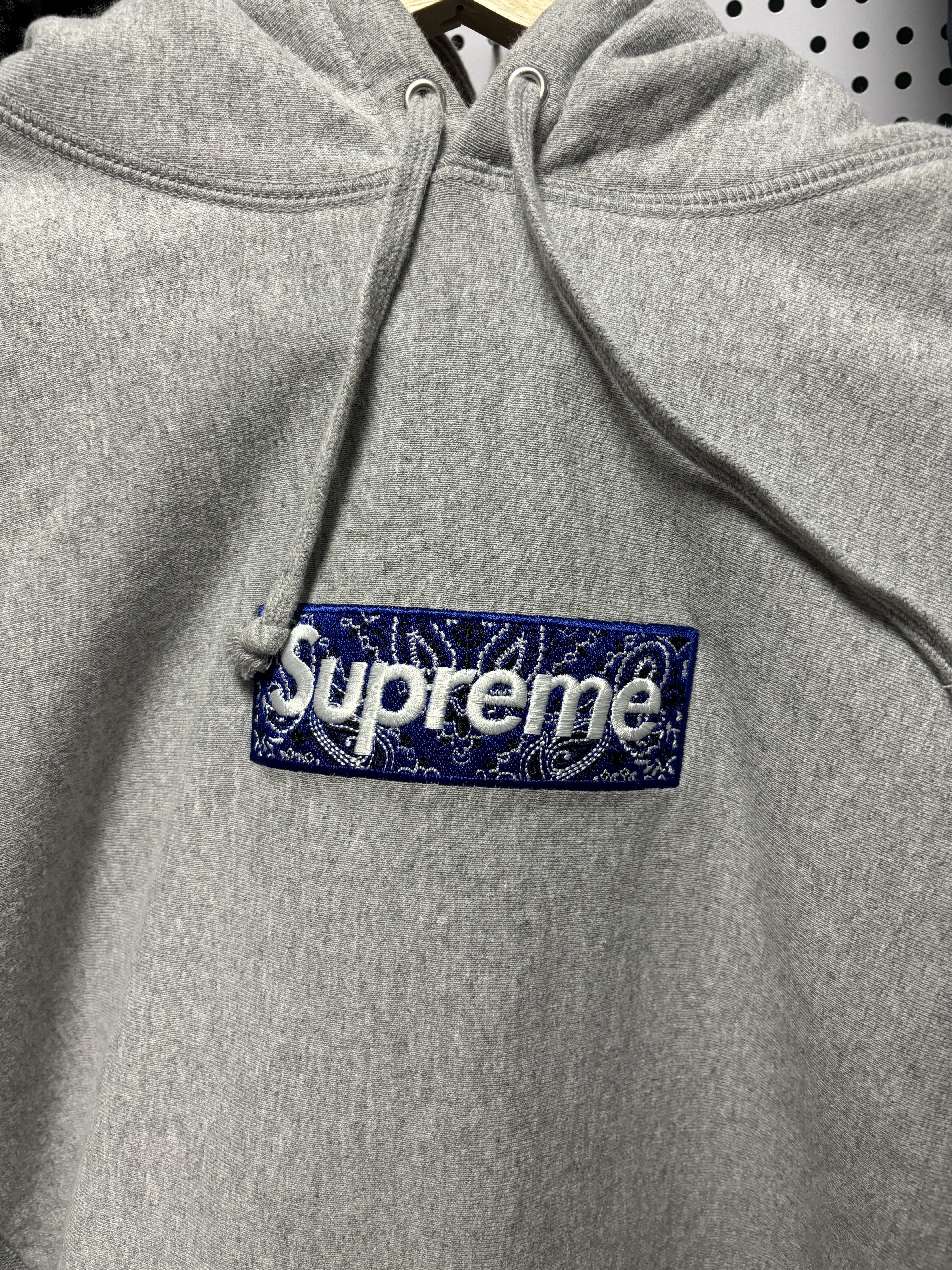 Supreme Bandana Box Logo Hooded Sweatshirt Heather Grey - 19FW 착용 스타일 - 2
