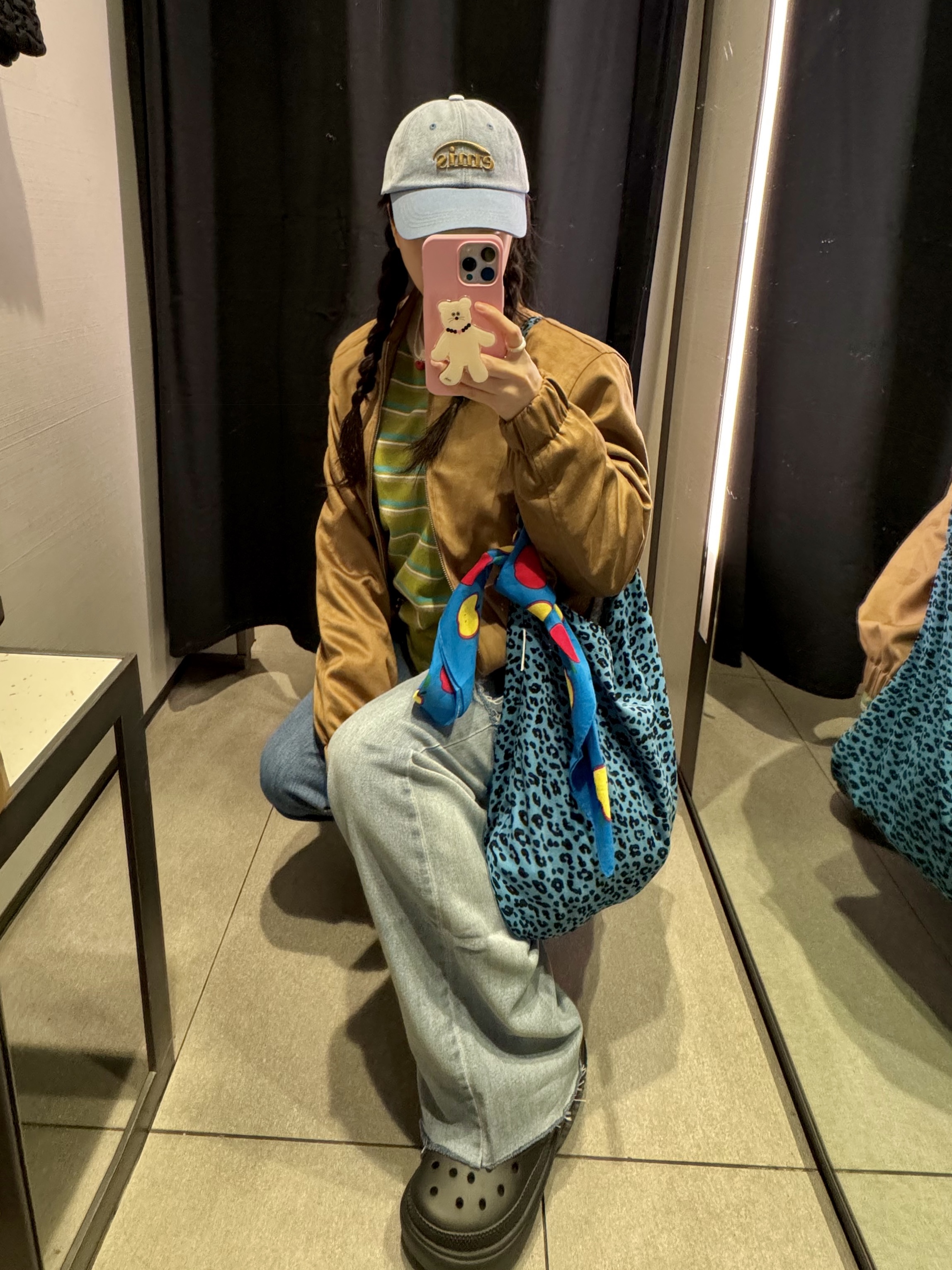 Emis 22Y Leopard Corduroy Eco Bag Blue, Nff Color Parts Ring Glitter White 착용 스타일 - 2