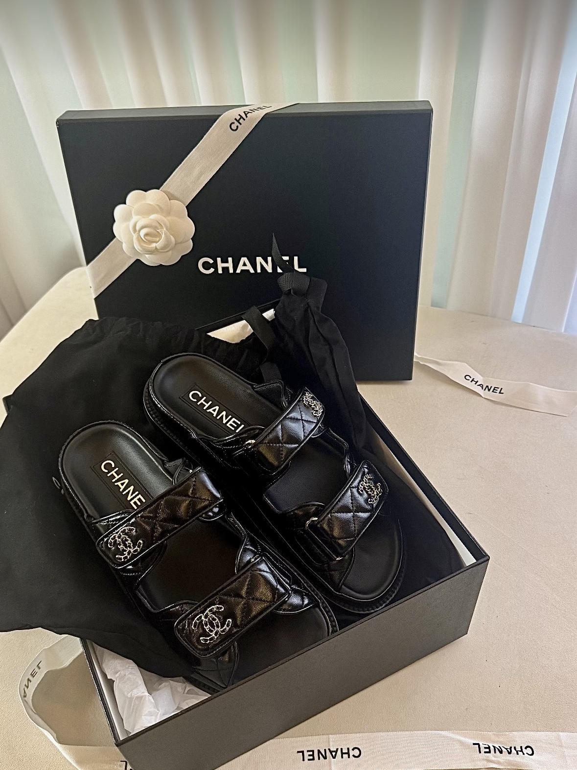 (W) Chanel Mules Lambskin & Black 착용 스타일