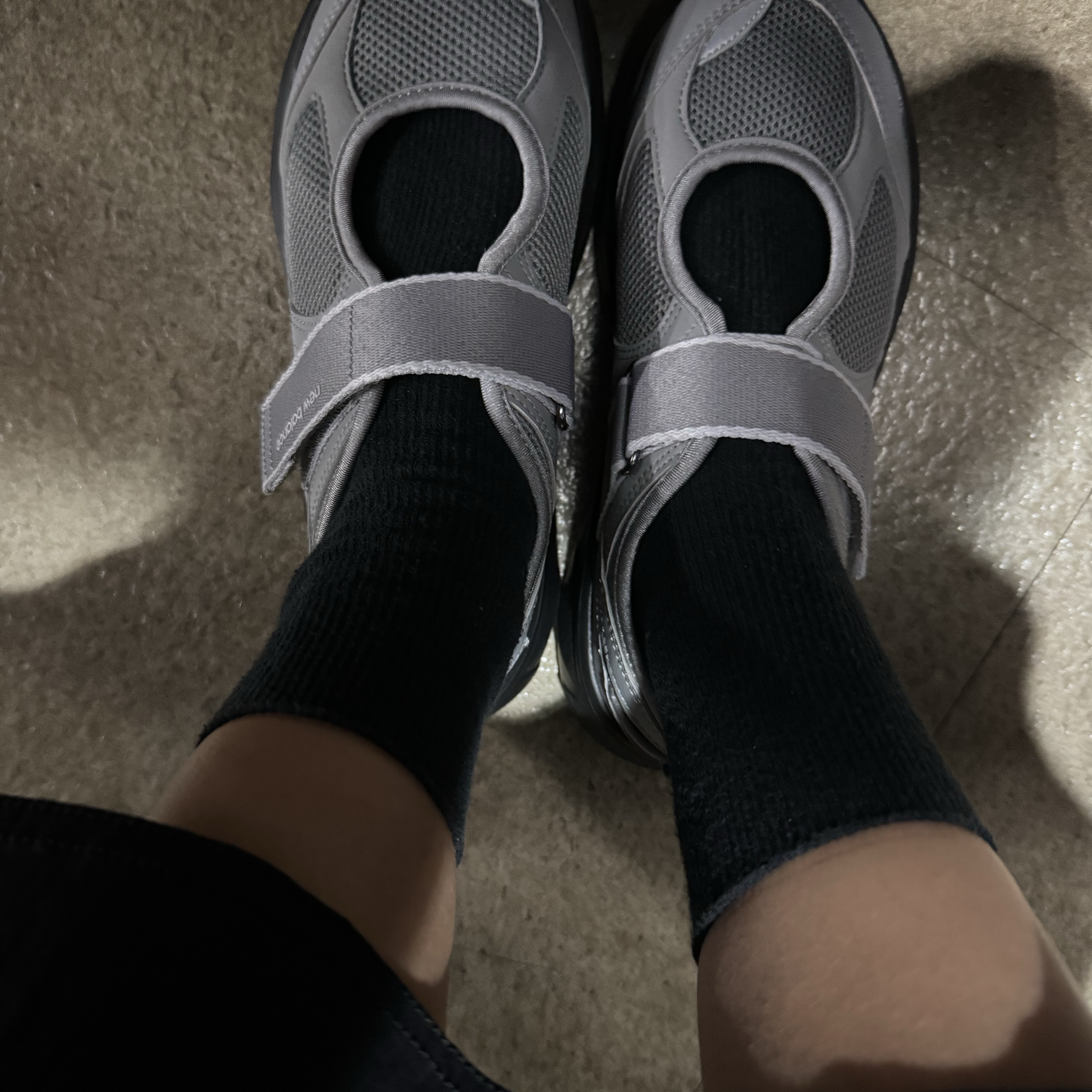 (W) New Balance Breeze SD2202 Gray 착용 스타일