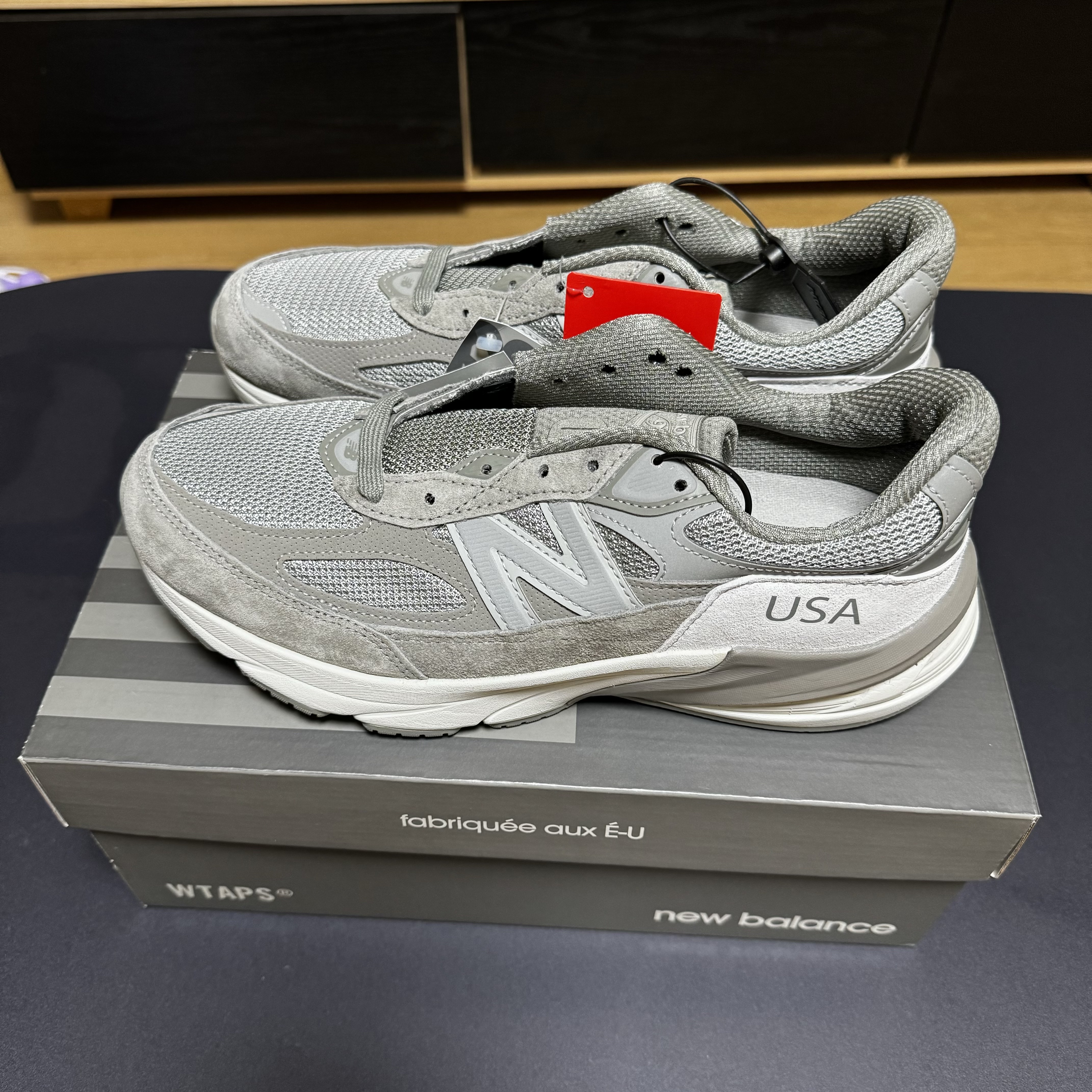 New Balance x WTAPS 990v6 Made in USA Moon Mist Mirage Gray 착용 스타일 - 1