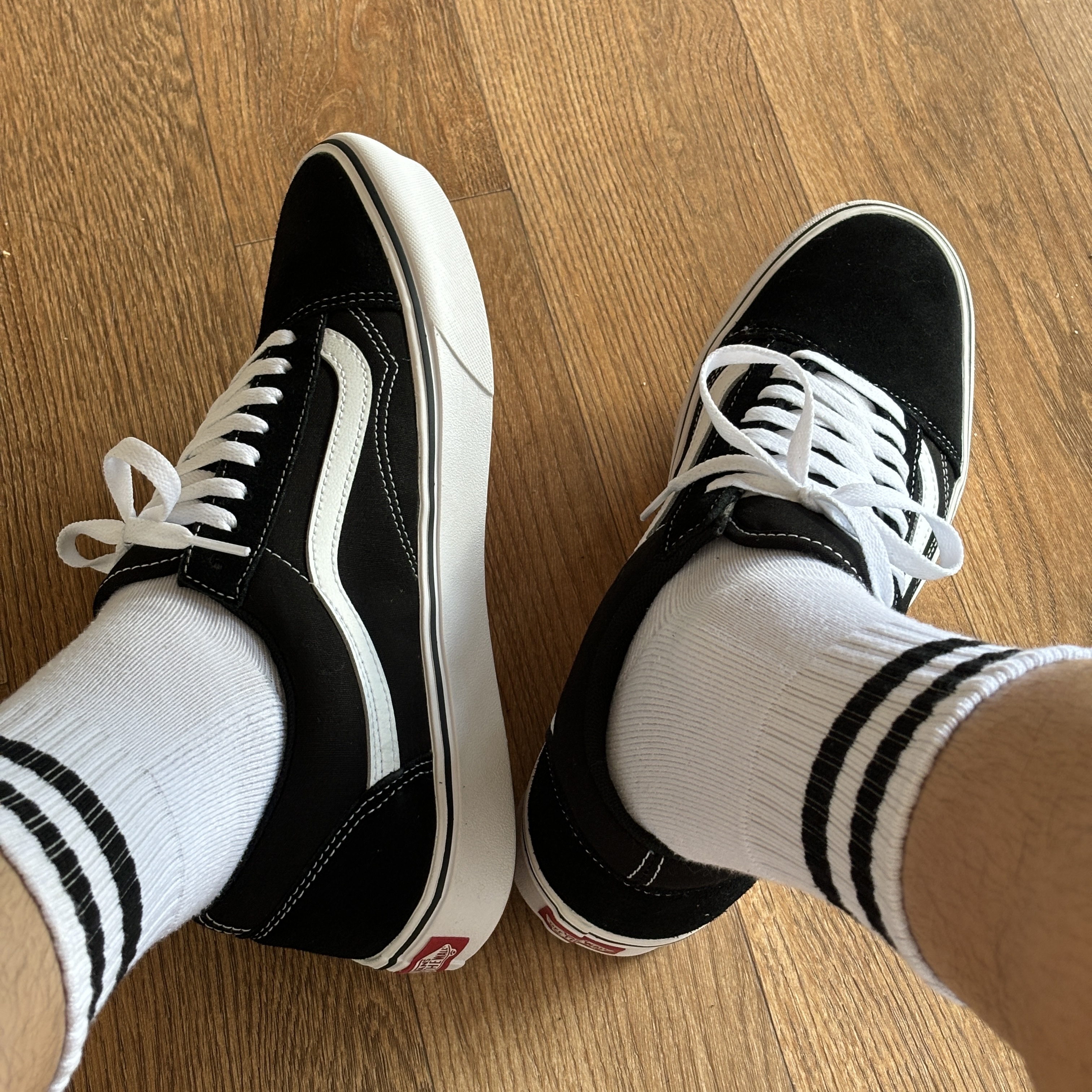 Vans ComfyCush Old Skool Black True white 착용 스타일