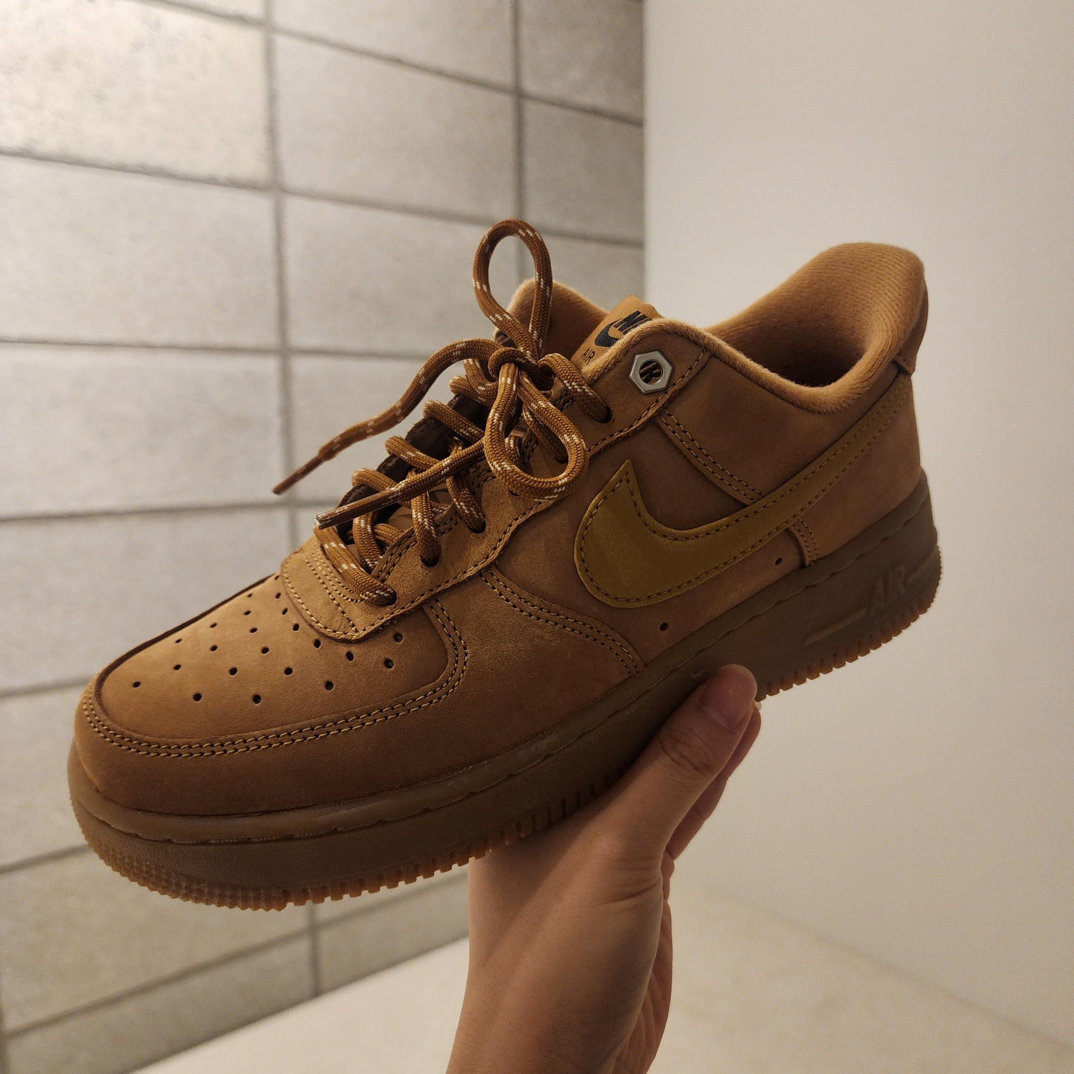 (W) Nike Air Force 1 '07 WB Flax Wheat 착용 스타일