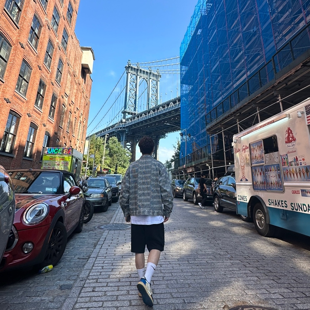 Supreme Denim Chore Trucker Jacket Stripe - 24SS, Jordan 1 x Travis Scott x Fragment Retro Low OG SP Military Blue 착용 스타일 - 1