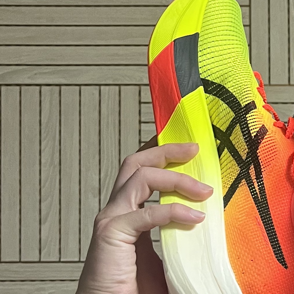 Asics Metaspeed Sky Paris Safety Yellow Black 착용 스타일