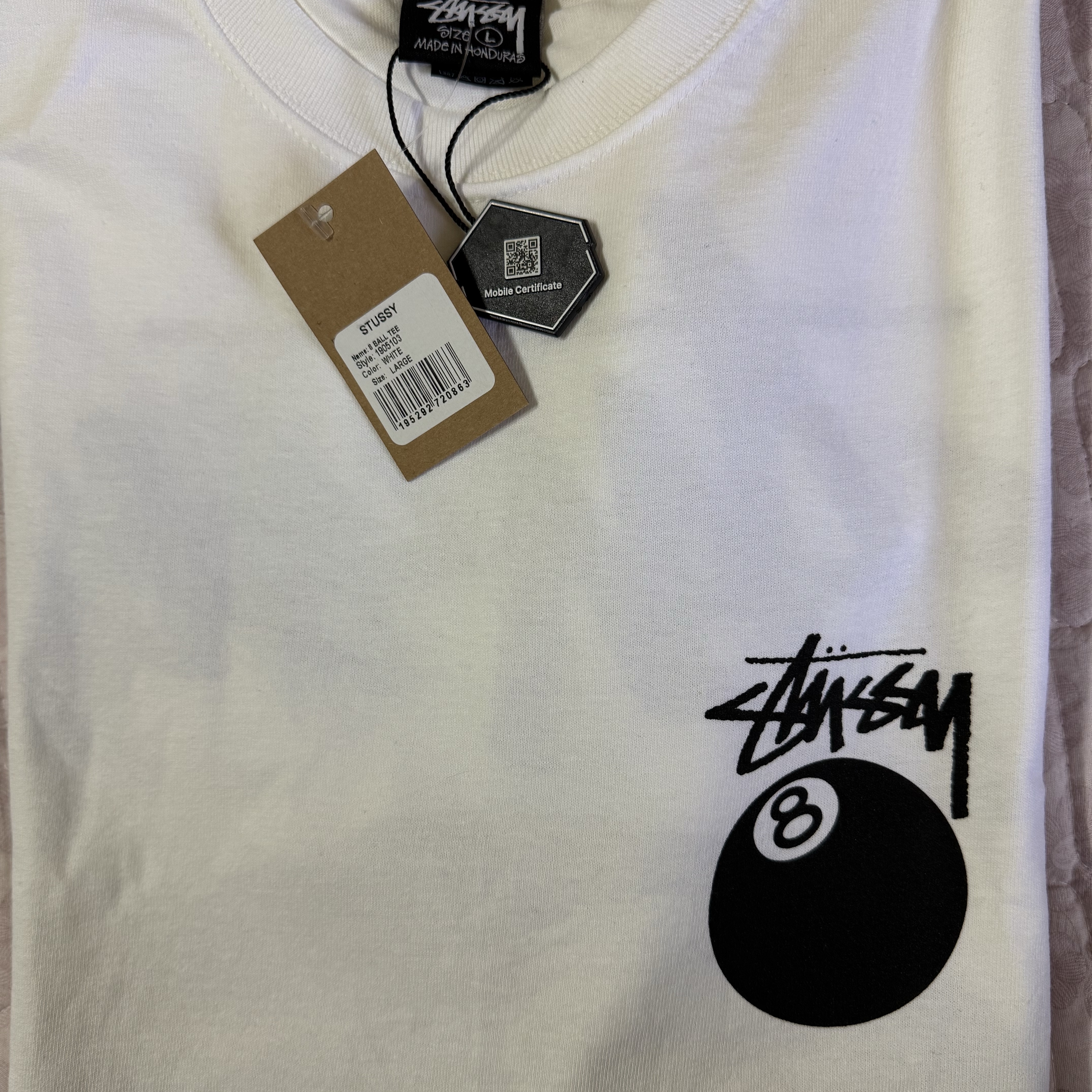 Stussy 8 Ball T-Shirt White 착용 스타일 - 2