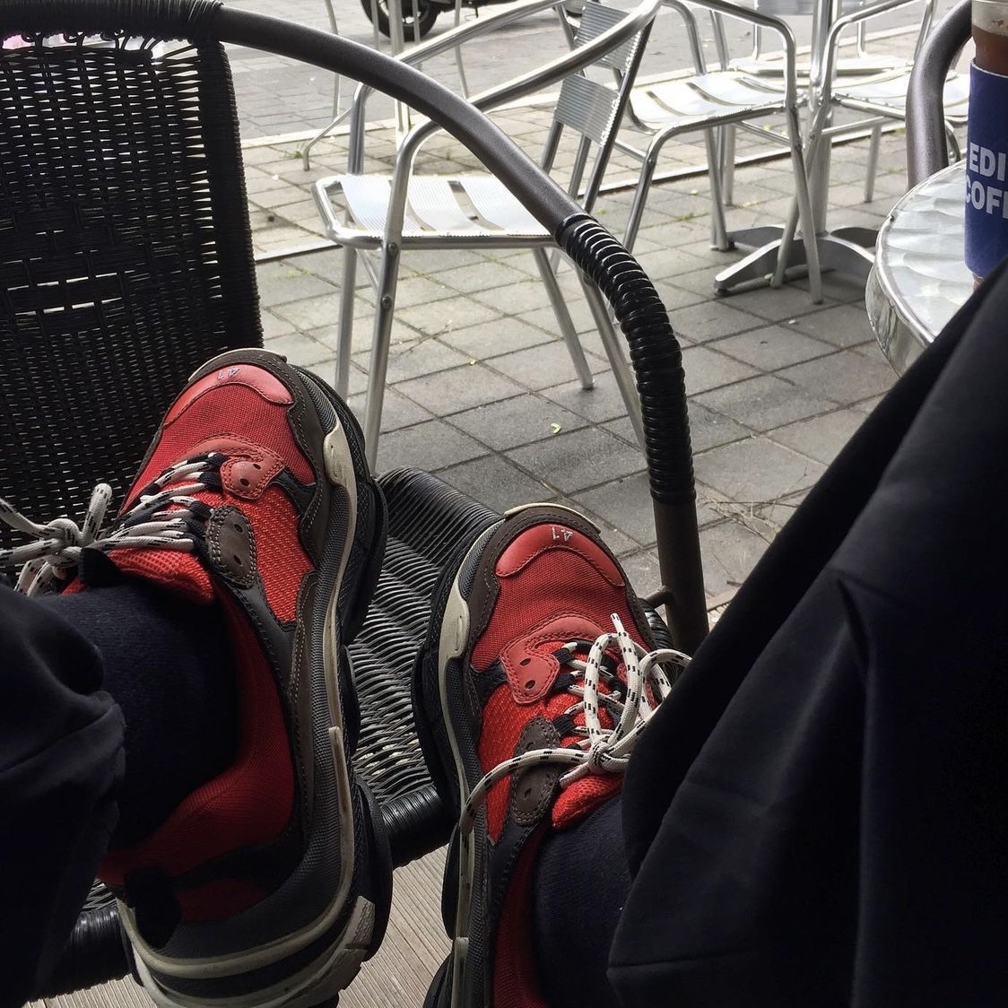 Balenciaga Triple S Red Black 2018 착용 스타일