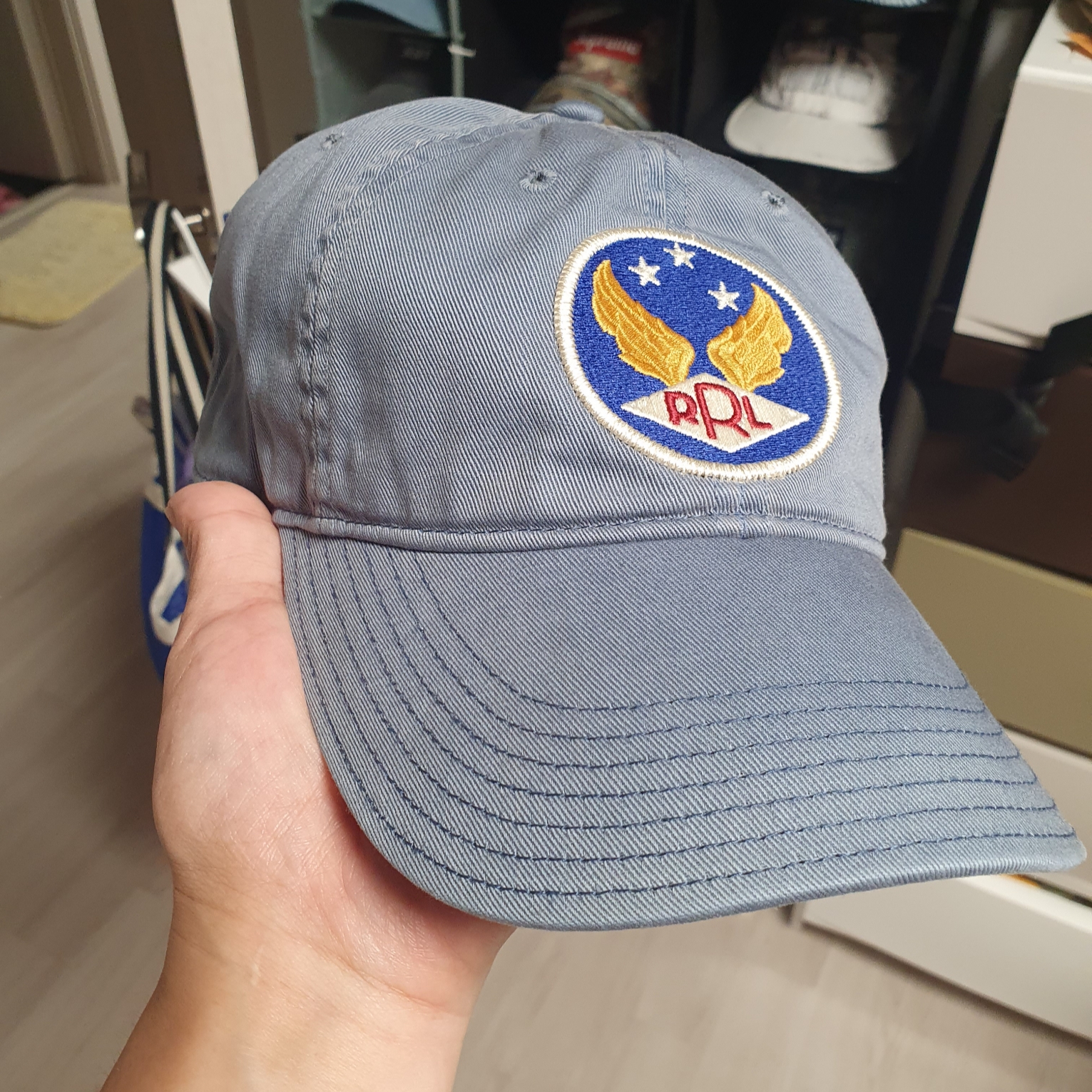 Emis Wappen Ball Cap Black 착용 스타일 - 2