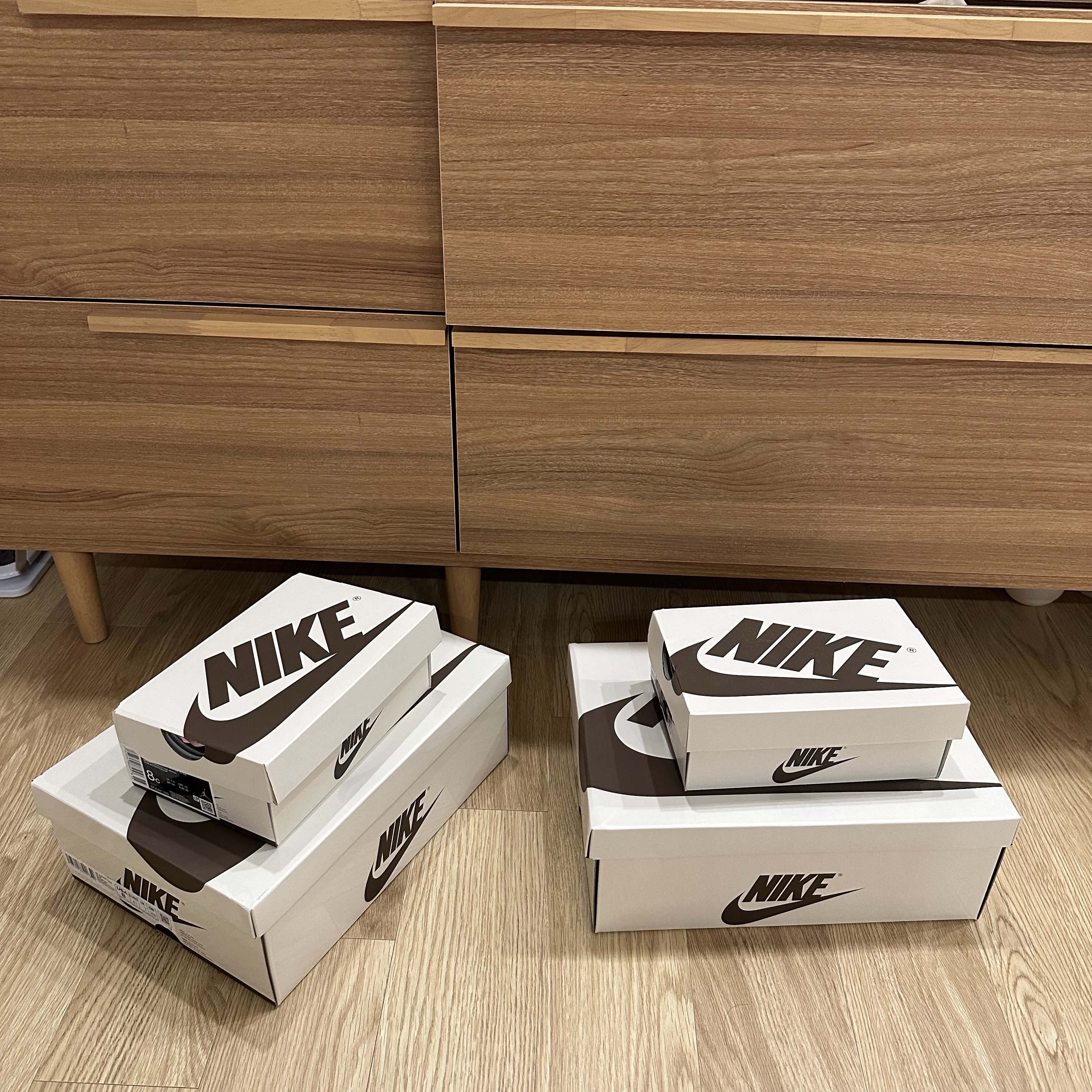(TD) Jordan 1 x Travis Scott Retro Low OG SP Canary, (TD) Jordan 1 x Travis Scott Retro Low OG SP Reverse Olive 착용 스타일