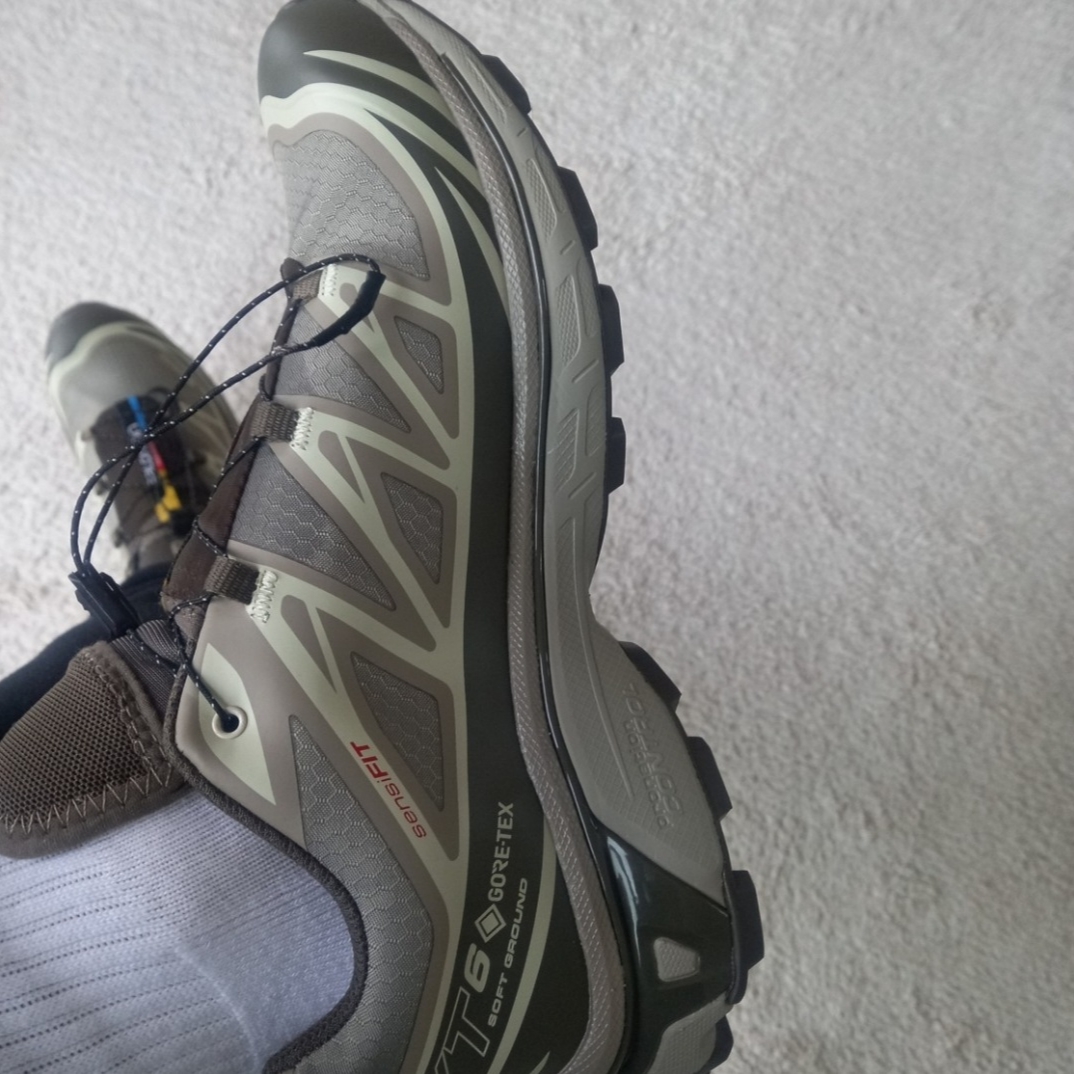 Salomon XT-6 Gore-Tex Vintage Khaki 착용 스타일 - 2