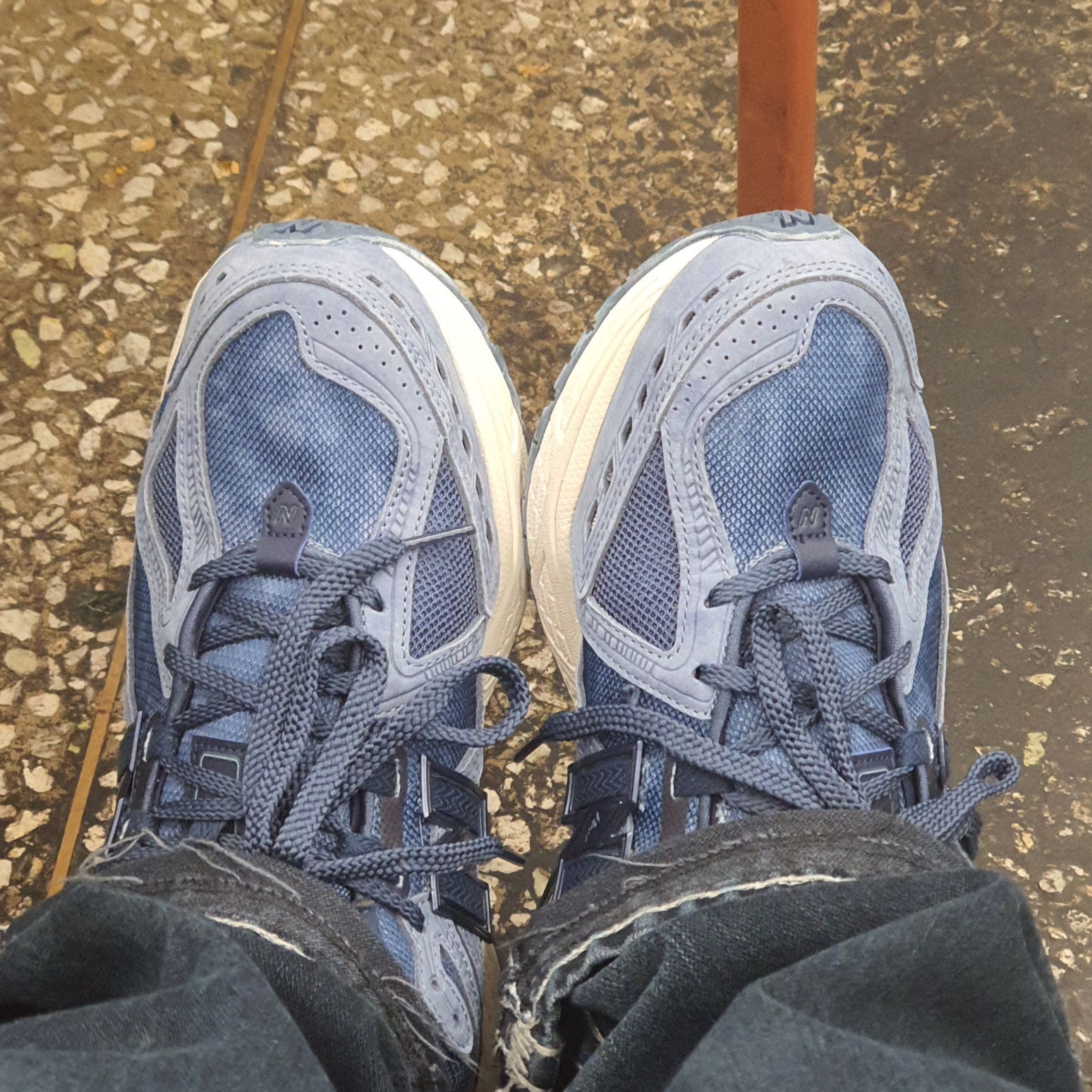 New Balance 1906R Sapphire Blue 착용 스타일