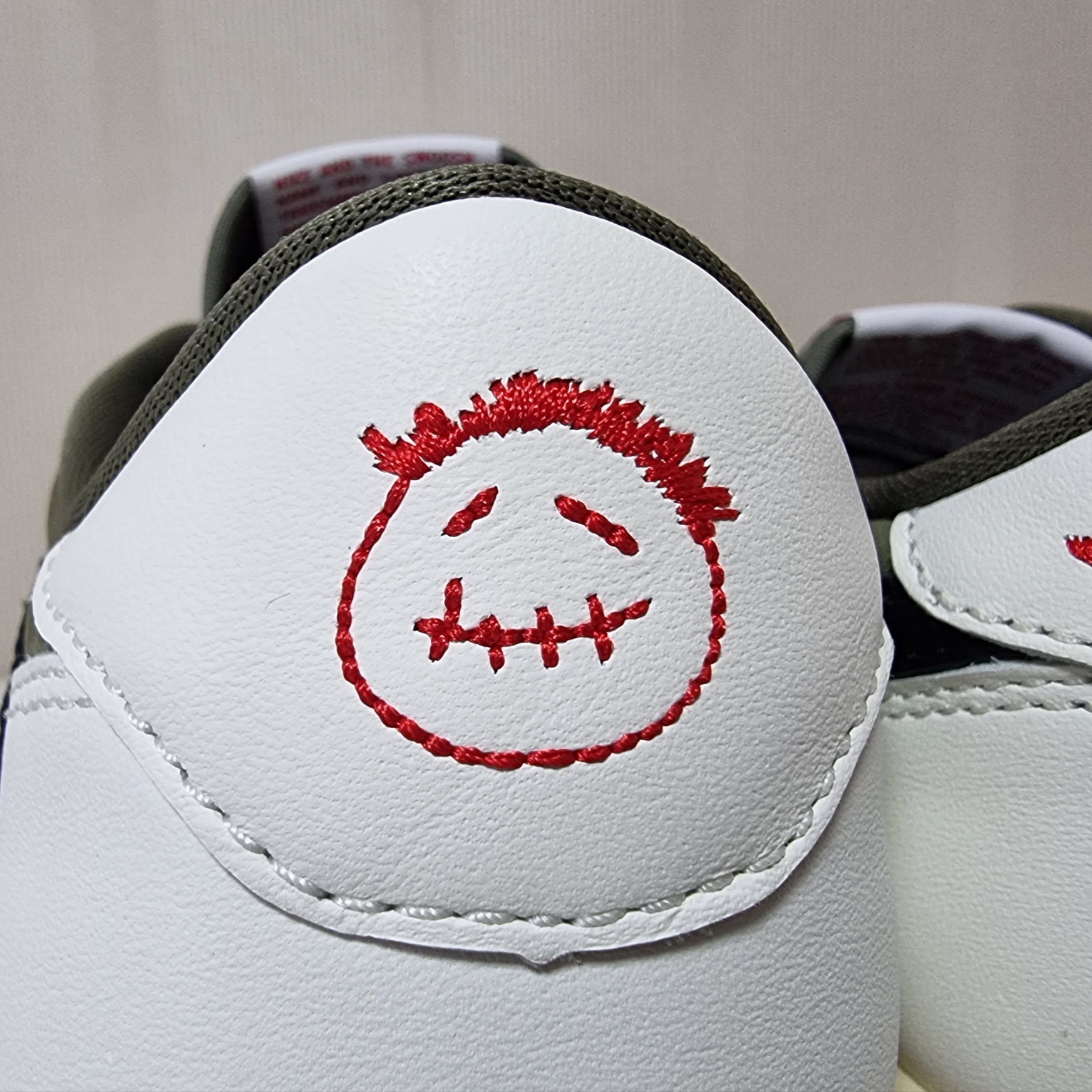Jordan 1 x Travis Scott Retro Low OG SP Reverse Olive, (PS) Jordan 1 x Travis Scott Retro Low OG SP Reverse Olive 착용 스타일 - 10