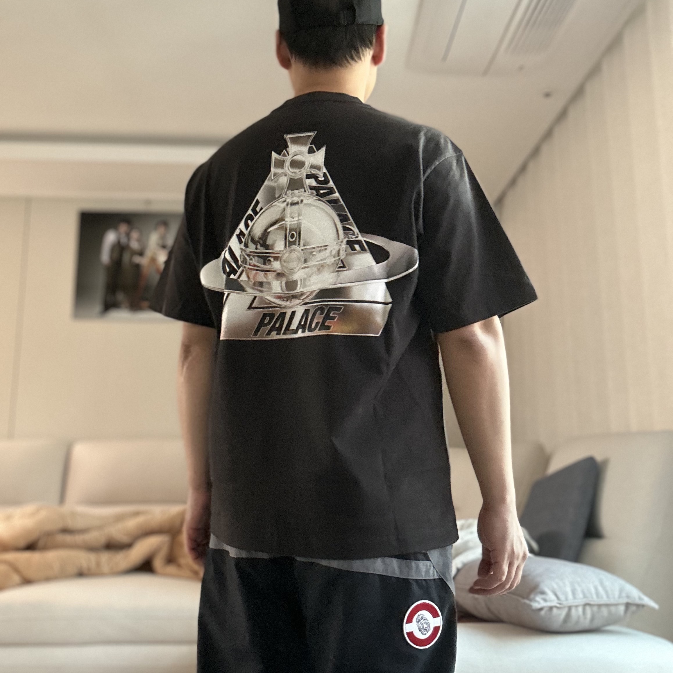 Palace x Vivienne Westwood T-Shirt Black - 24FW 착용 스타일 - 1