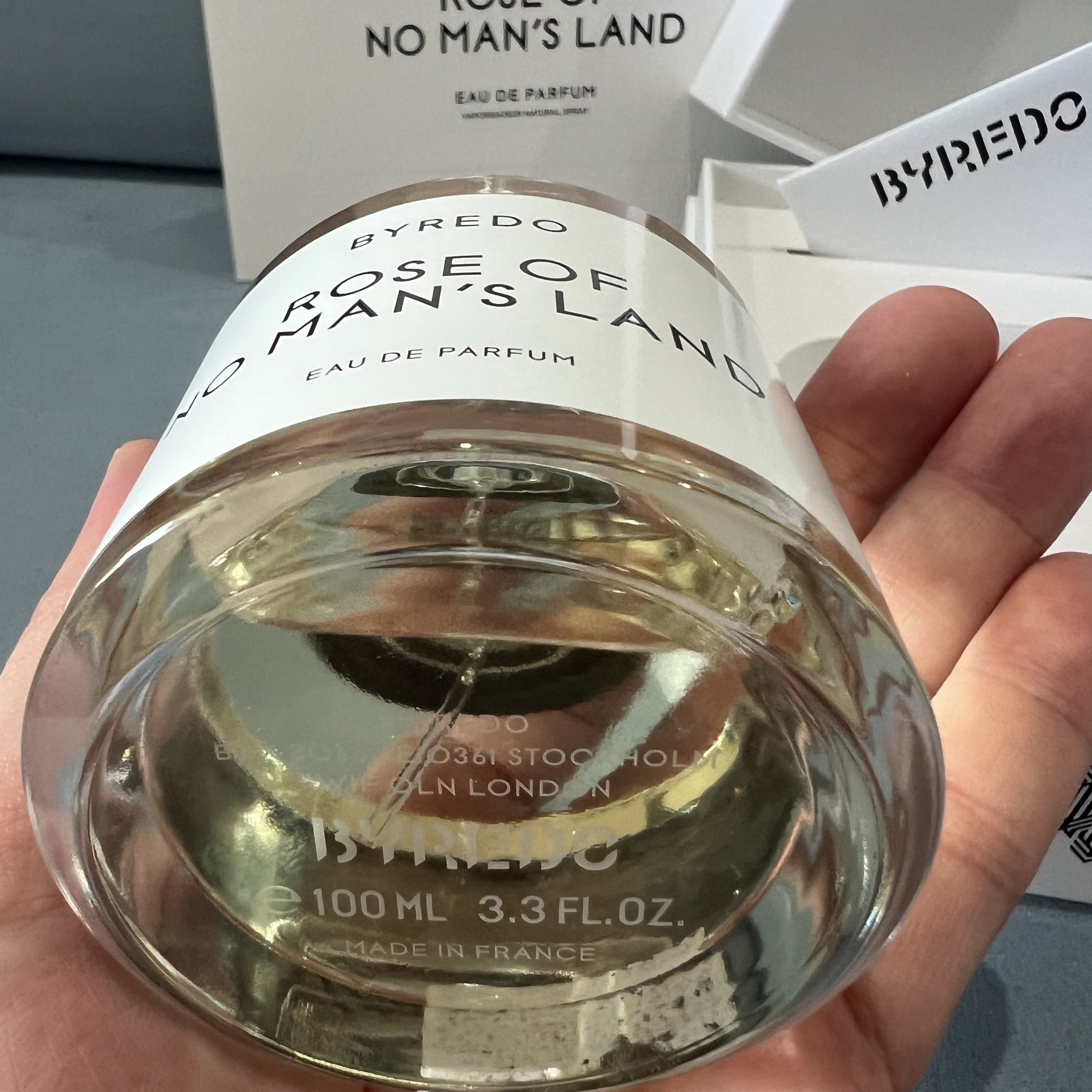 Byredo Rose Of No Man's Land Eau De Parfum 100ml 착용 스타일 - 2