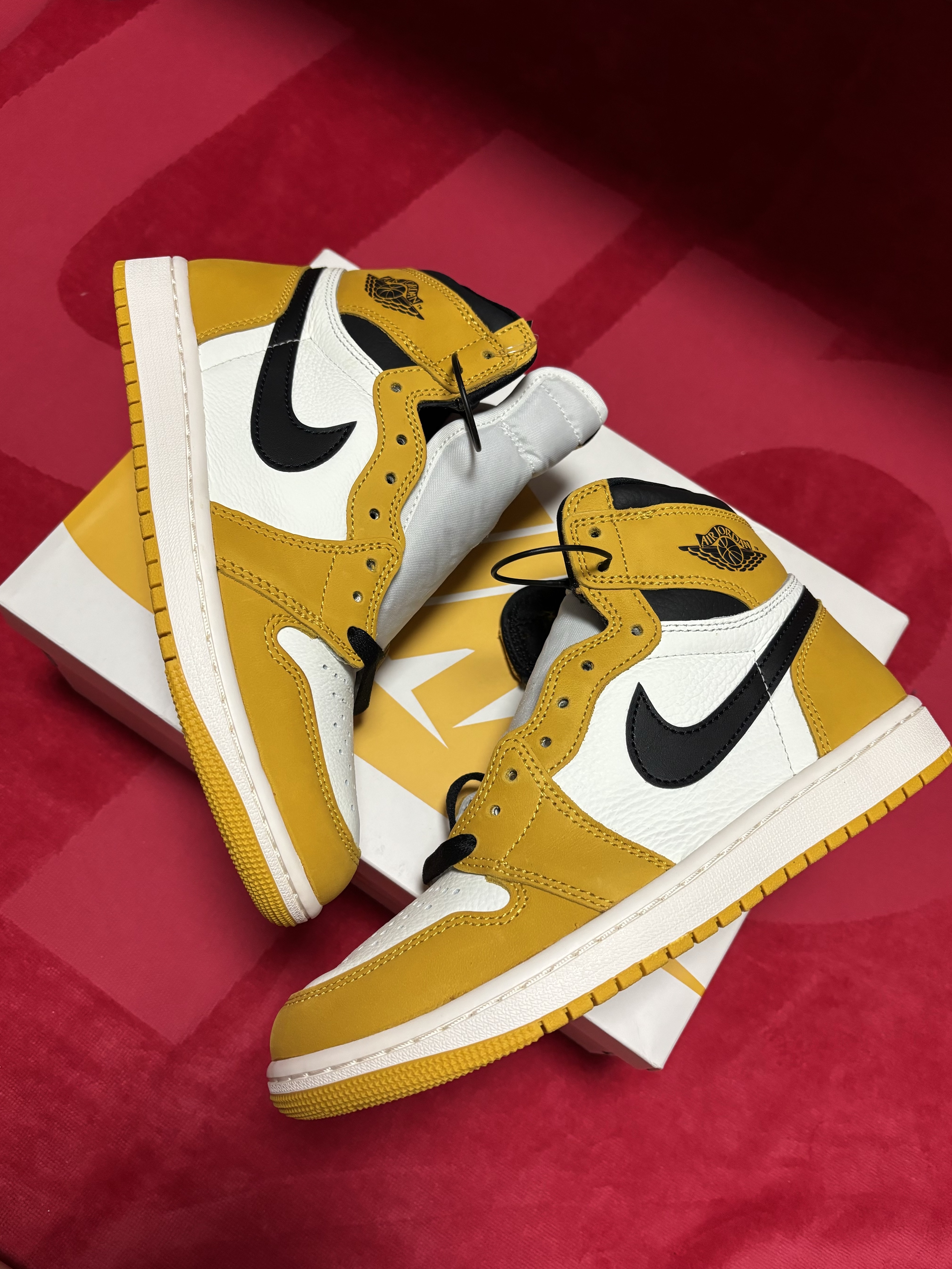 Jordan 1 Retro High OG Yellow Ochre 착용 스타일