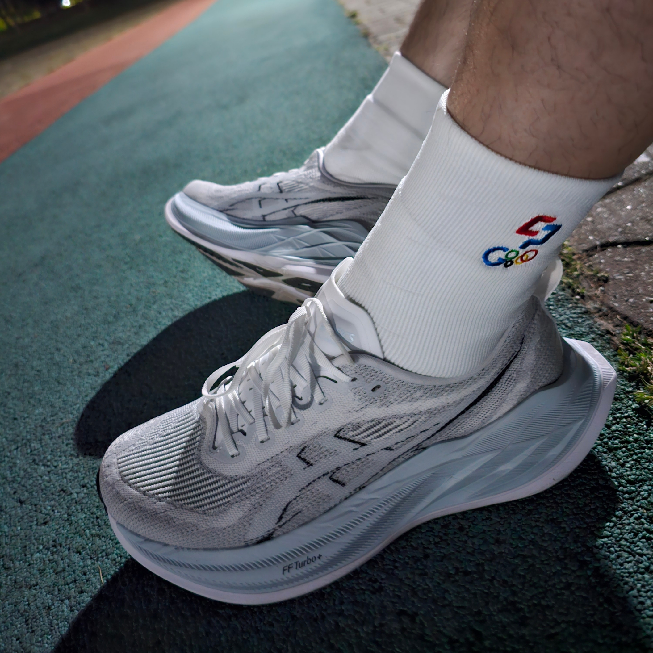 Asics Superblast 2 White Cool Grey 착용 스타일