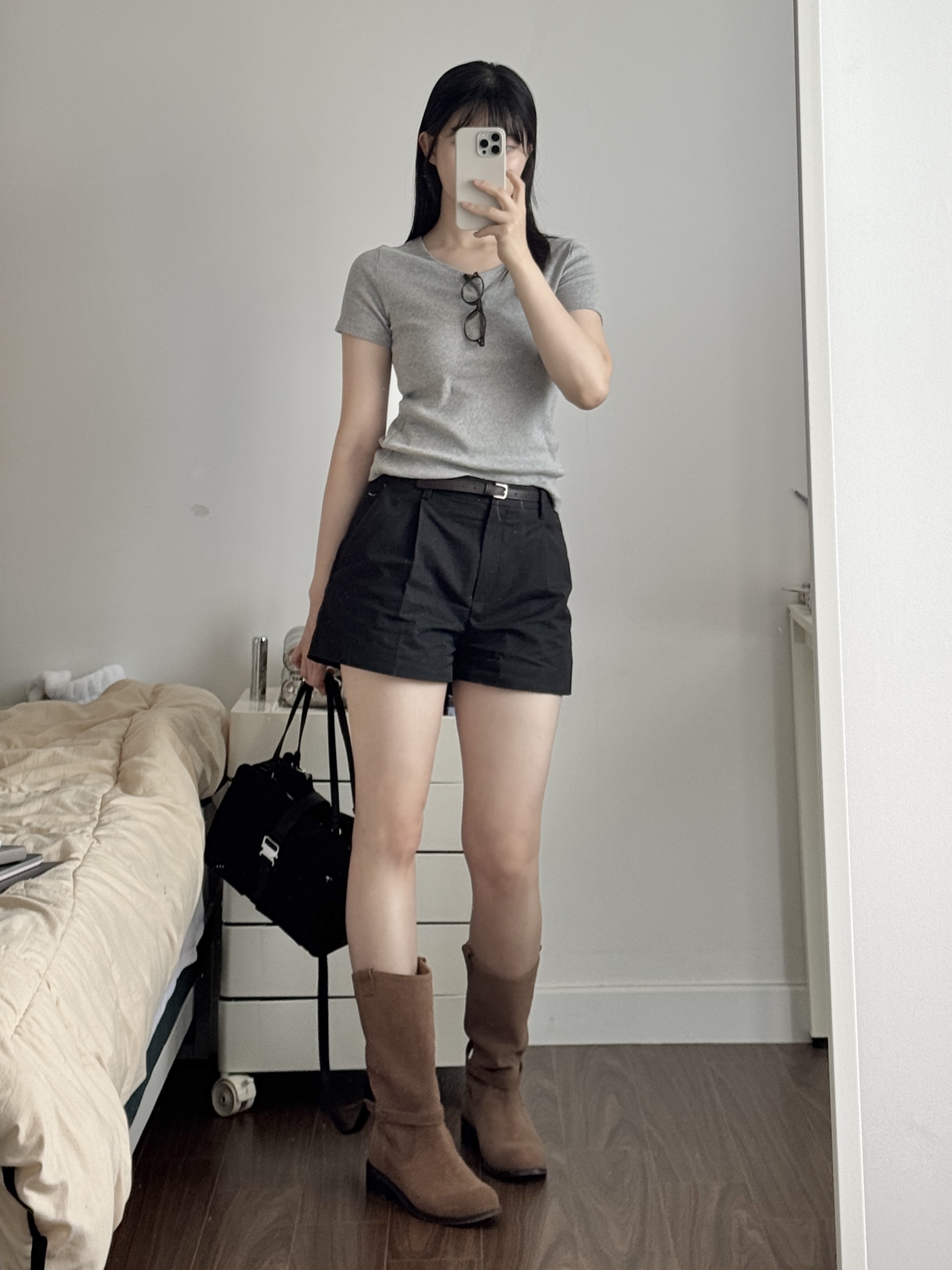 Nike Club Chino Shorts Black - Asia, Pottery Officer Chino Shorts Black 착용 스타일 - 1