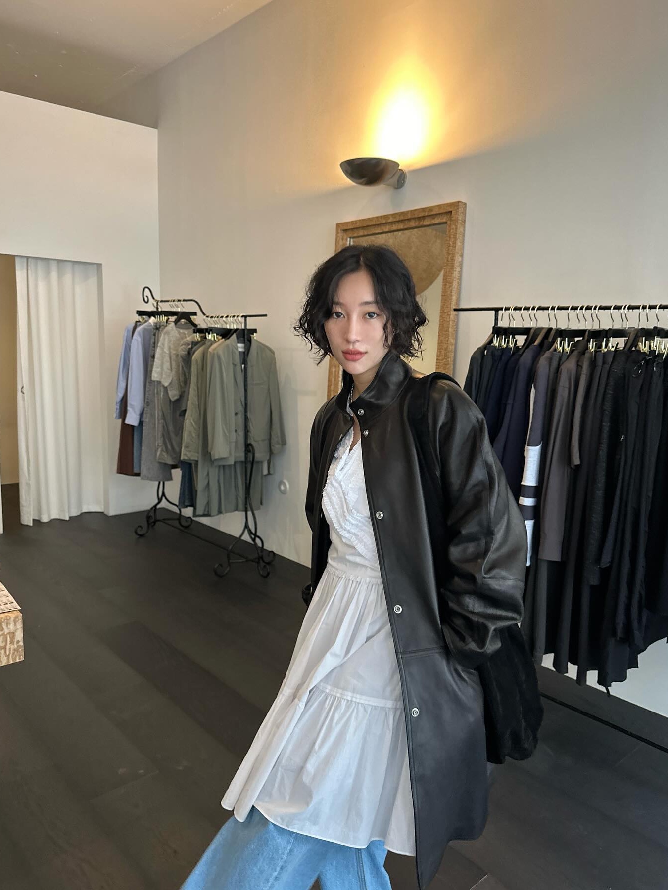 FARVEN Heavy Shirring Wrap Dress Ivory 착용 스타일 - 1