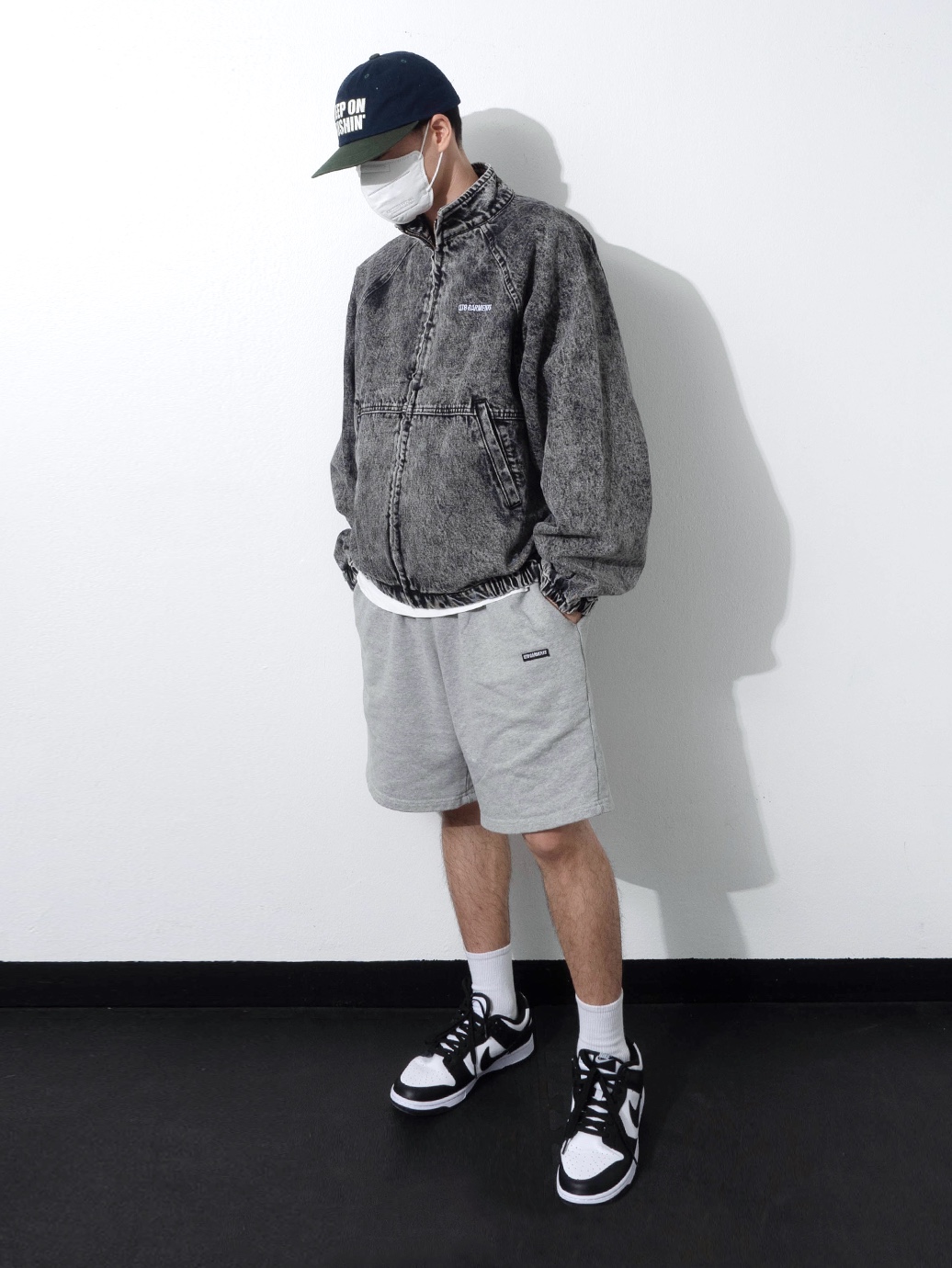 Nike Dunk Low Retro Black 착용 스타일 - 1