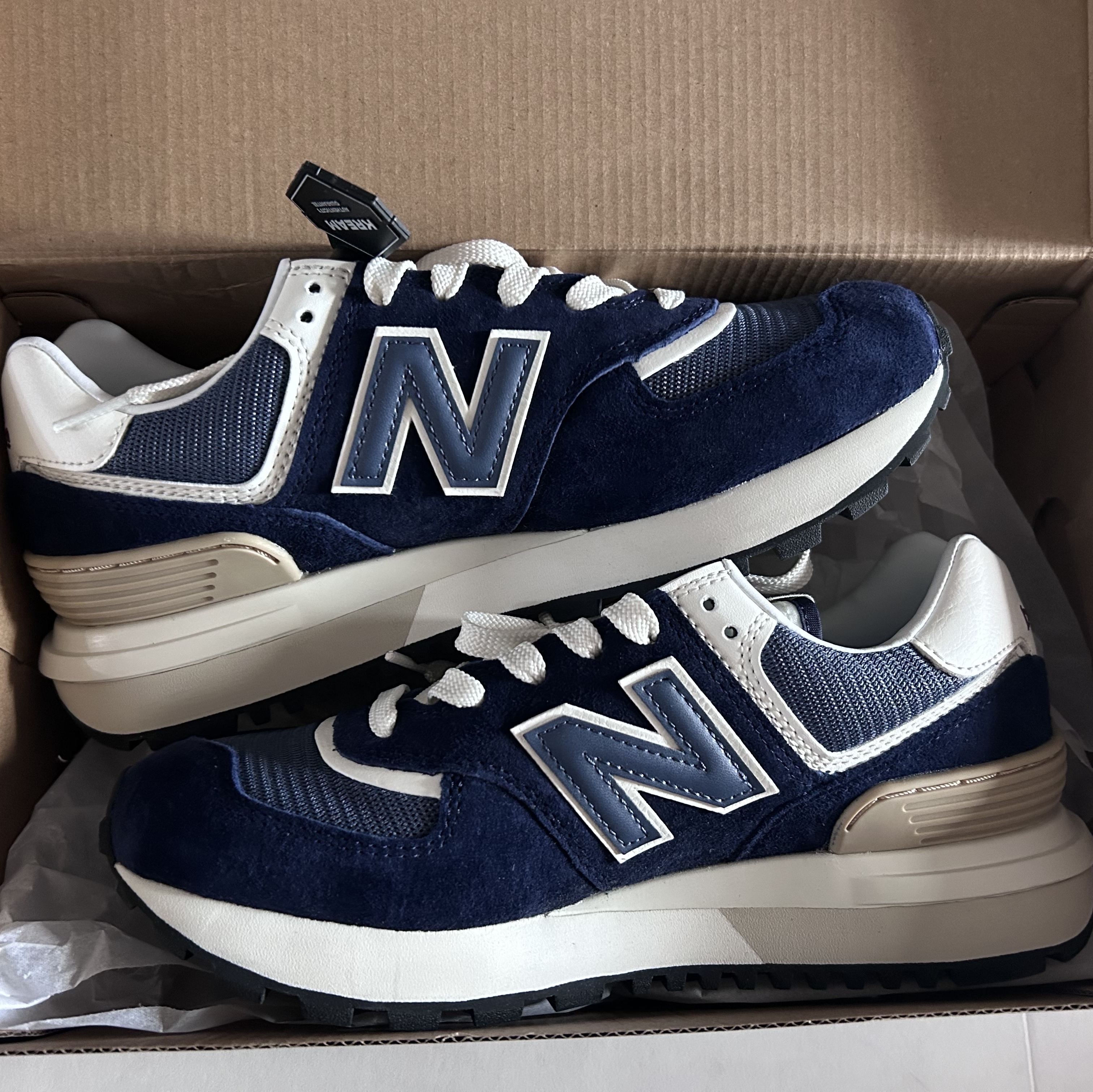 New Balance 574 Legacy Navy 착용 스타일