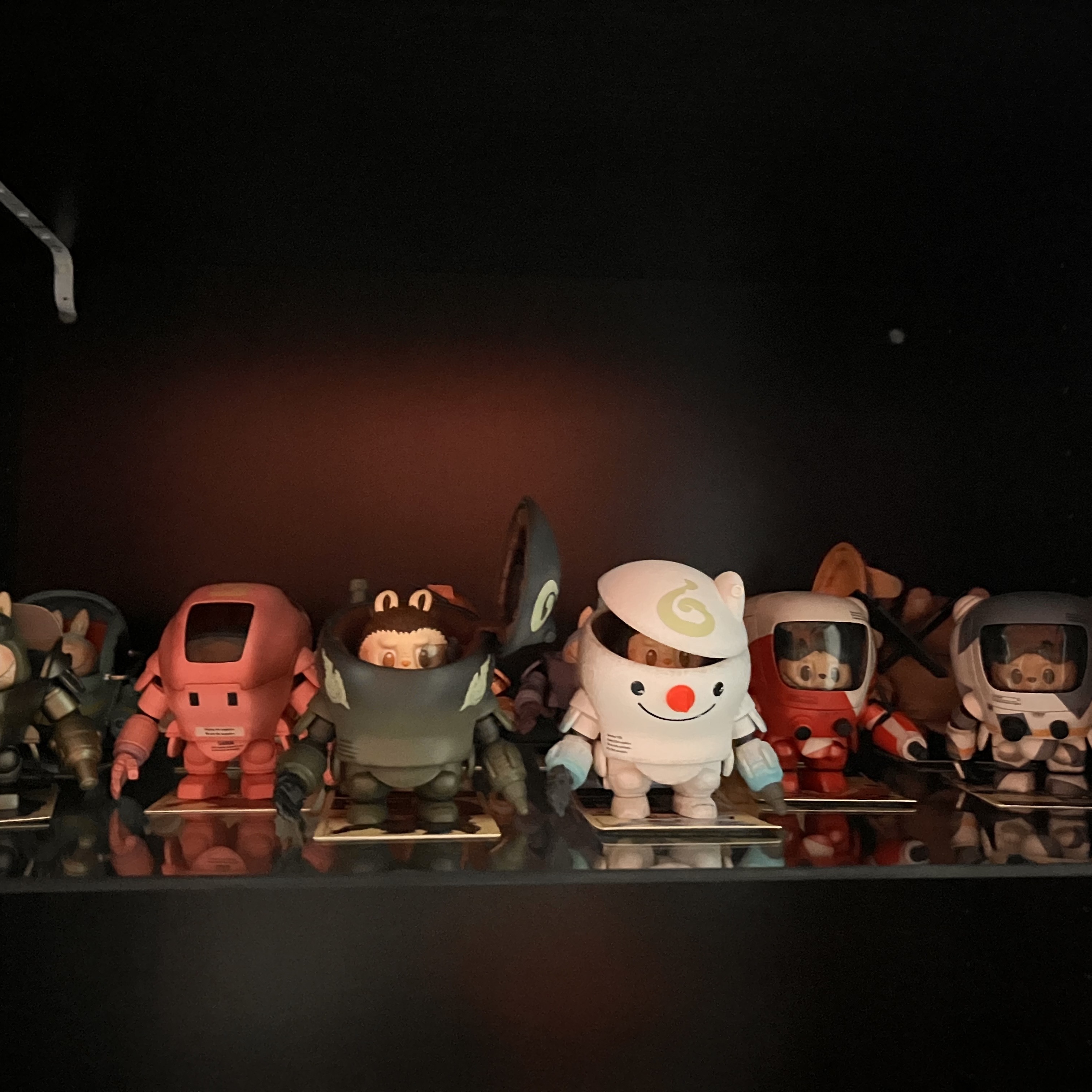 Pop Mart Labubu The Monsters x Kow Yokoyama Maschinen Krieger Series Sealed Case 100% (12 Blind Boxes) 착용 스타일