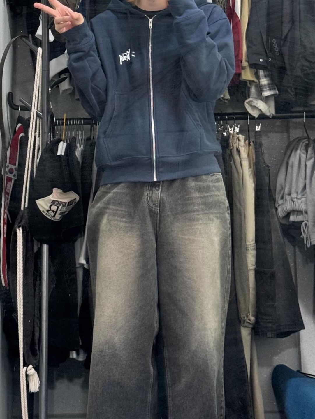 Stussy Basic Stussy Zip Hoodie Navy 2024, 2025 착용 스타일 - 2