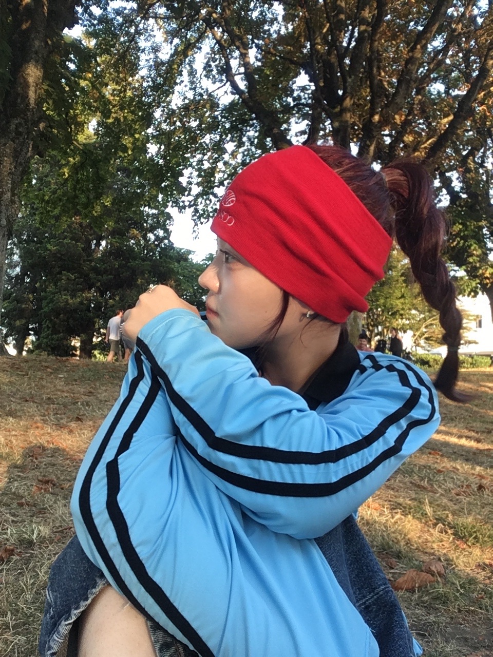 Menasoo Stretch Hairband Red 착용 스타일 - 4