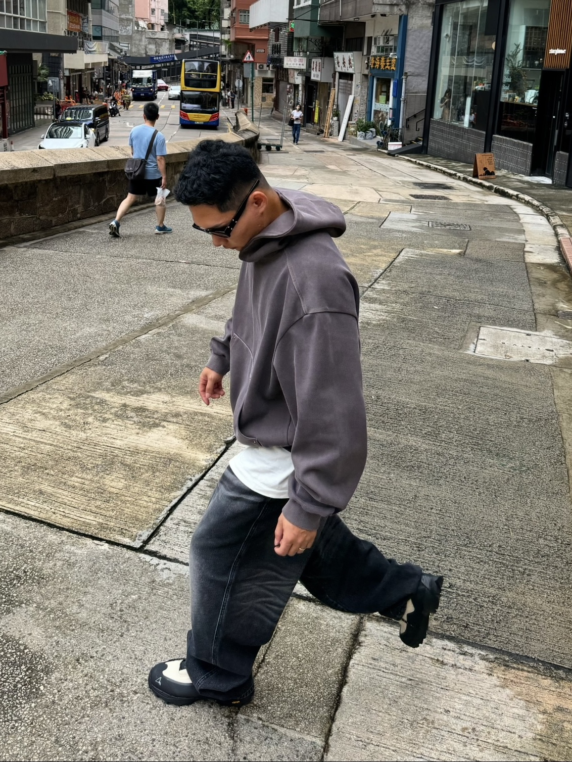 Nike x Sacai VaporWaffle Black White, Roa Hiking Katharina Ecostep Vibram Sole Sand 착용 스타일 - 7