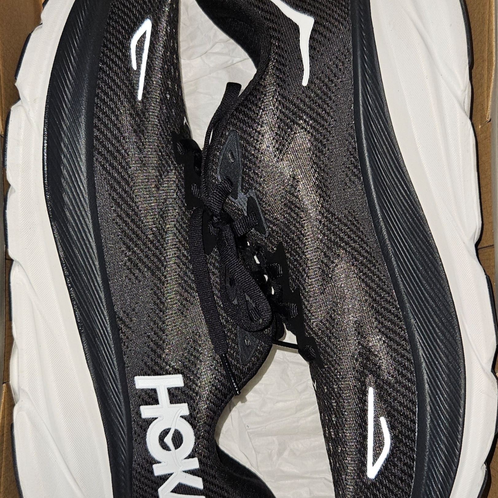 Hoka Clifton 9 Black White - Wide 착용 스타일