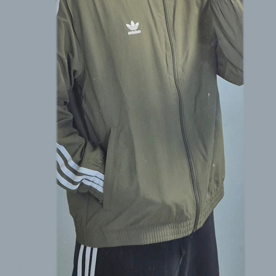 (W) Adidas Originals Woven Track Top Olive Strata - KR Sizing 착용 스타일 - 2