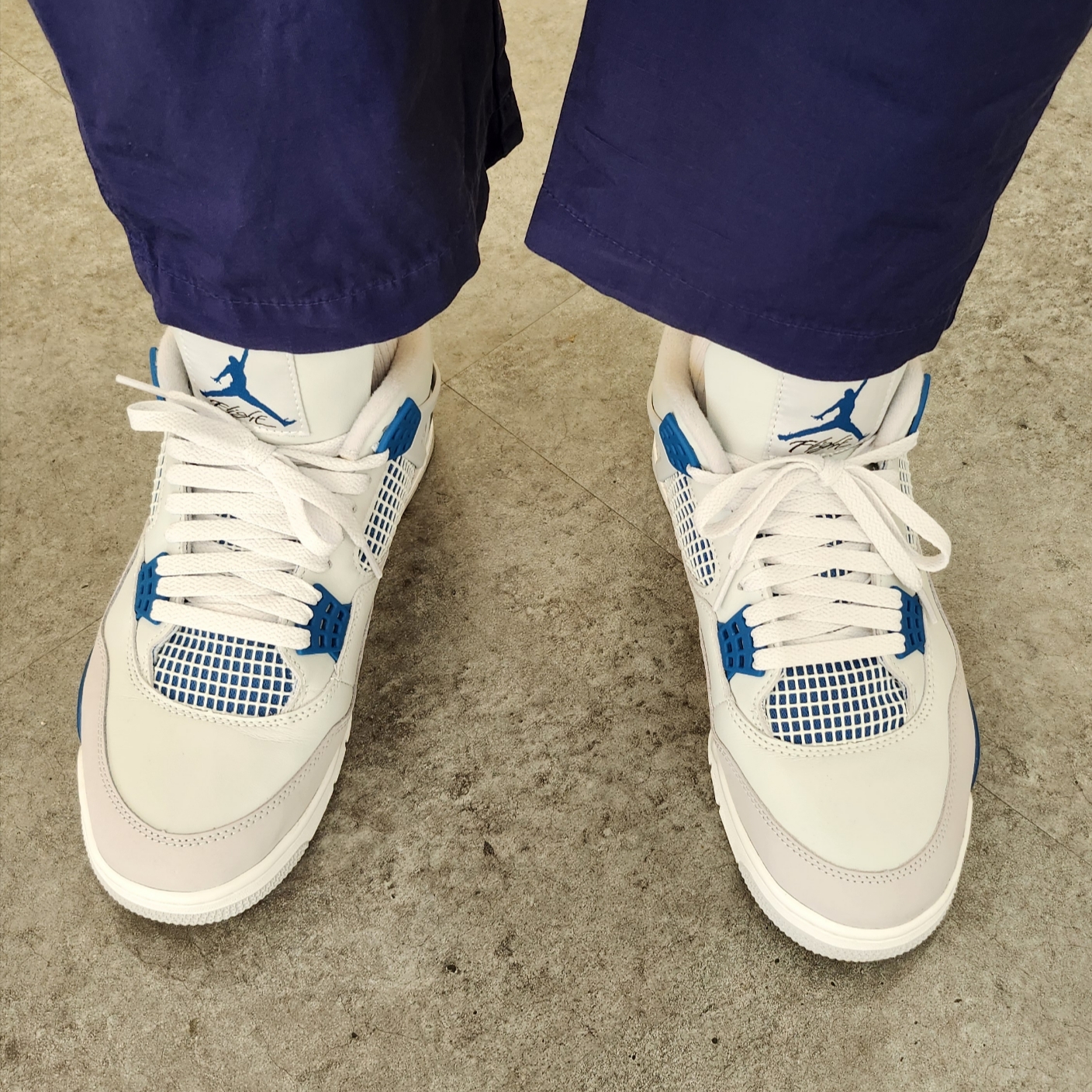 Jordan 4 Retro Industrial Blue 착용 스타일