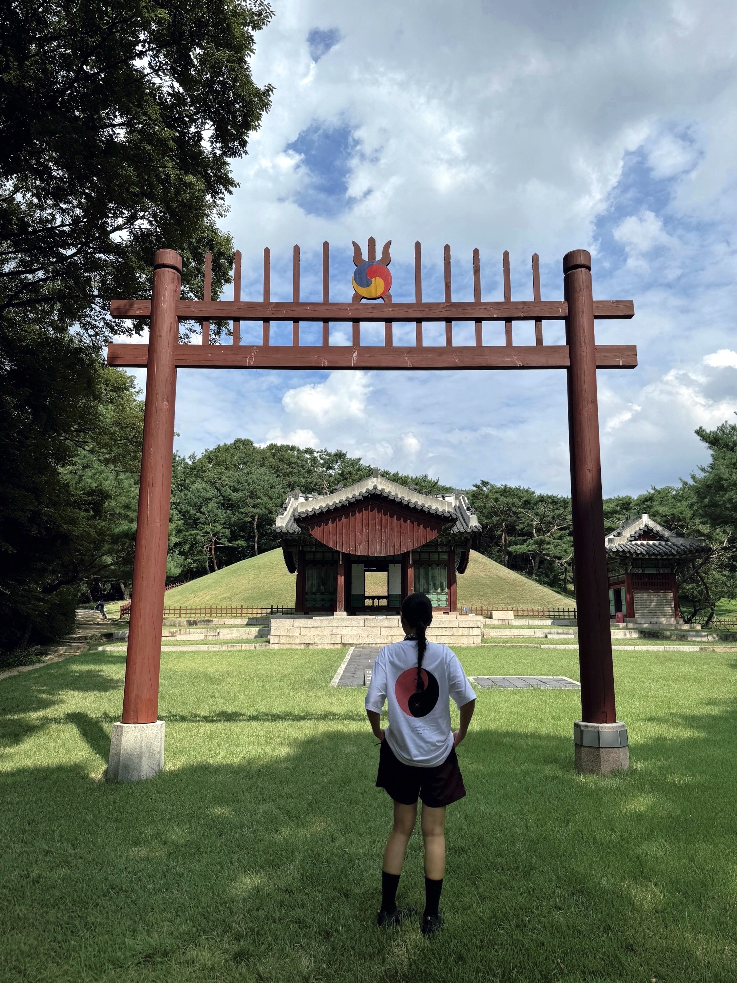 Yunse Women Hatch Yinyang T-Shirt Black, Nike NRG ACG Trail Shorts Earth - Asia 착용 스타일 - 1