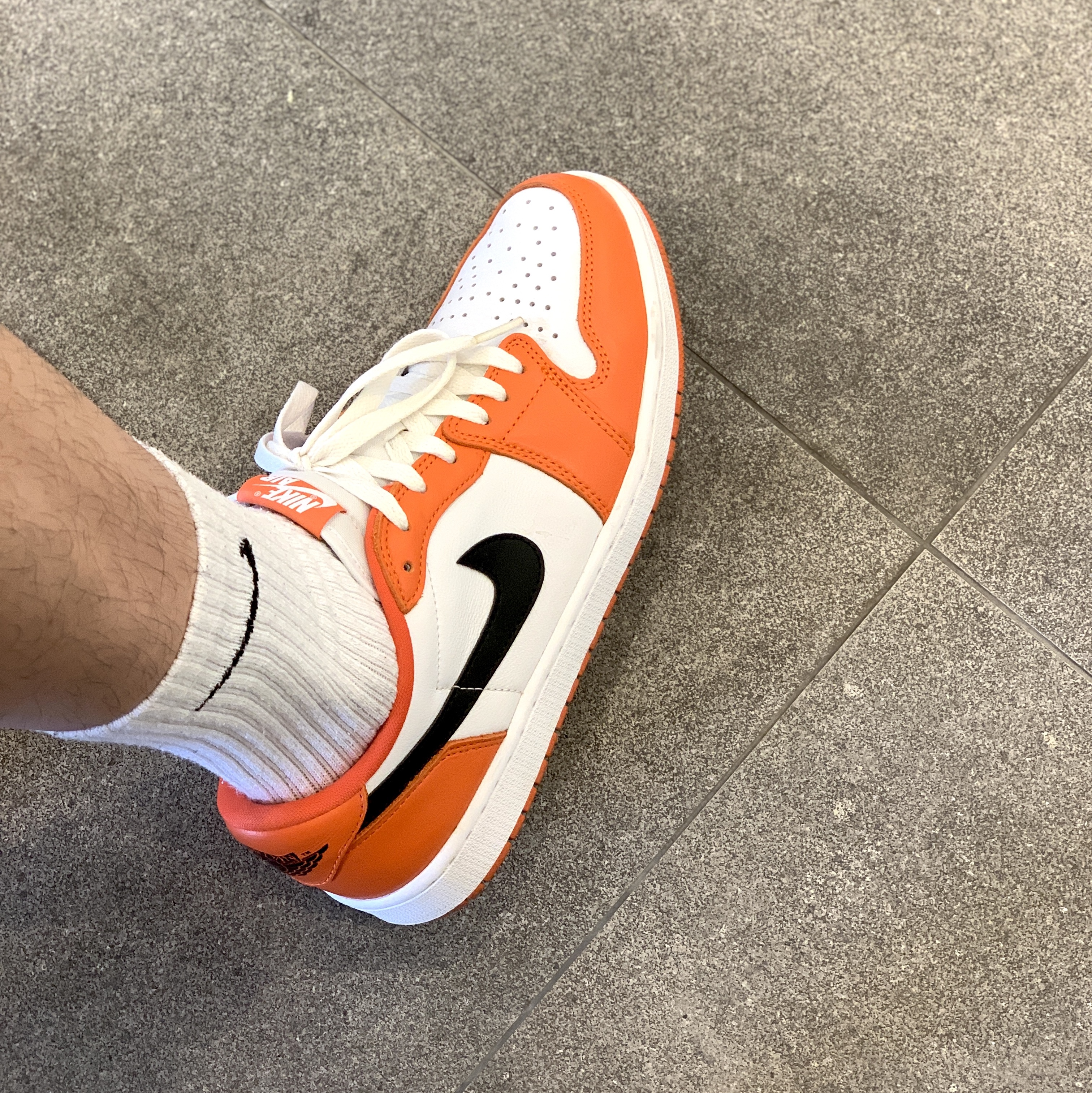 Jordan 1 Low OG Starfish 착용 스타일